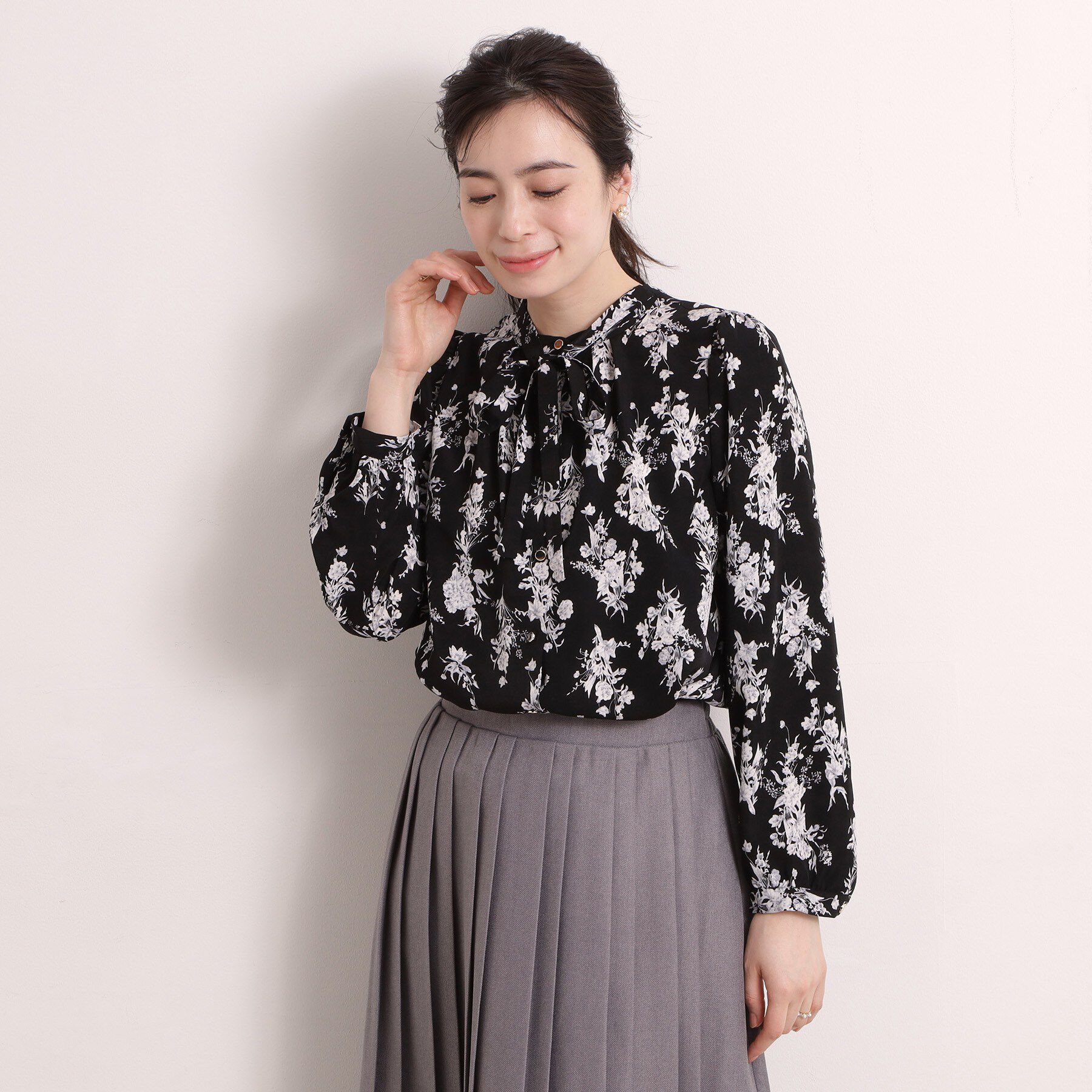 ITS&rsquo;DEMO「【洗濯機OK】花柄ボウタイブラウス」|シャツ・ブラウス|