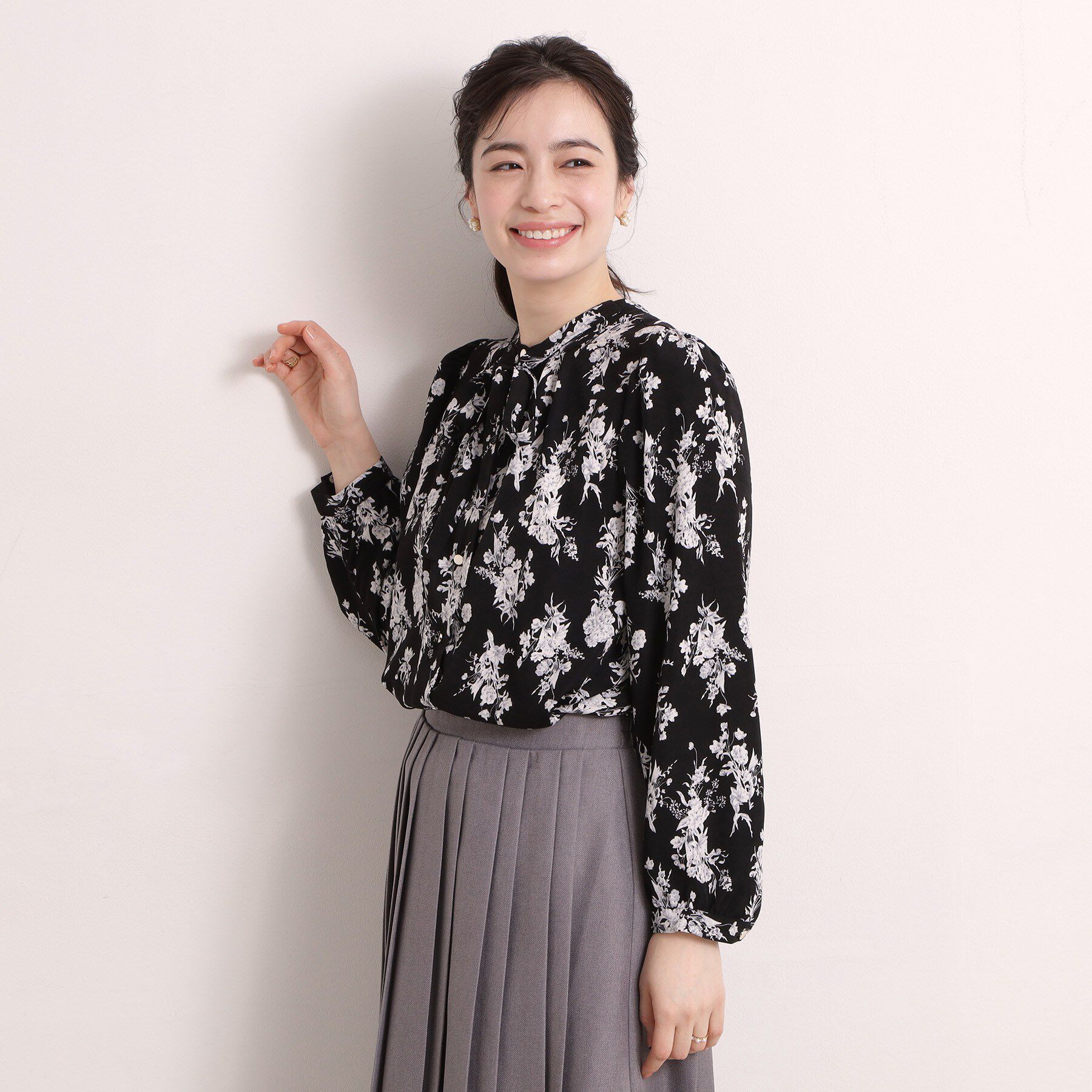 ITS&rsquo;DEMO「【洗濯機OK】花柄ボウタイブラウス」|シャツ・ブラウス|