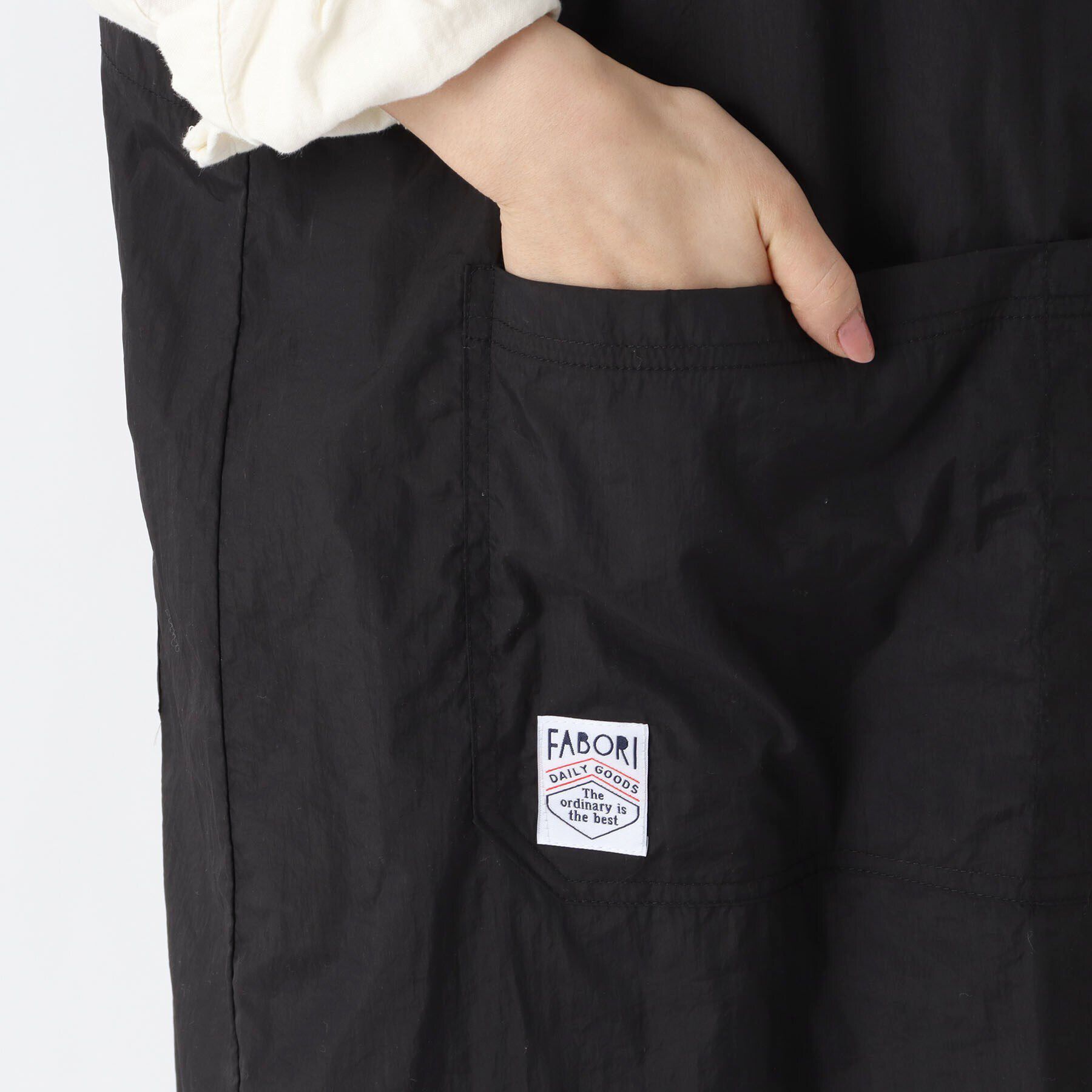 212 KITCHEN STORE「極軽撥水エプロン キテミテ クロ ＜FABORI ファボリ＞」|食器・キッチングッズ|