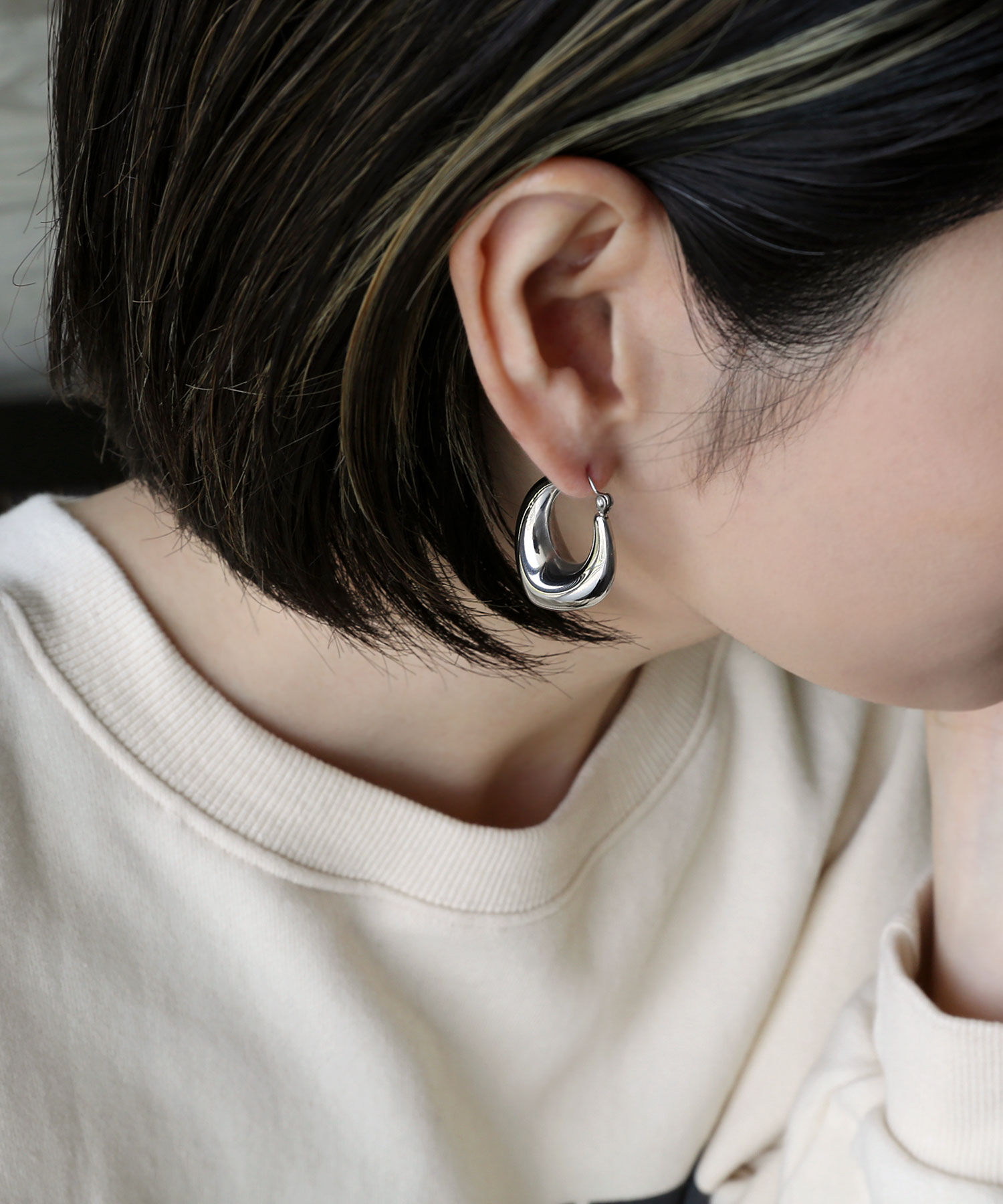 colleca la「[stainless]ステンレス・プランプマーキスピアス〈金属アレルギー対応〉」|ピアス|