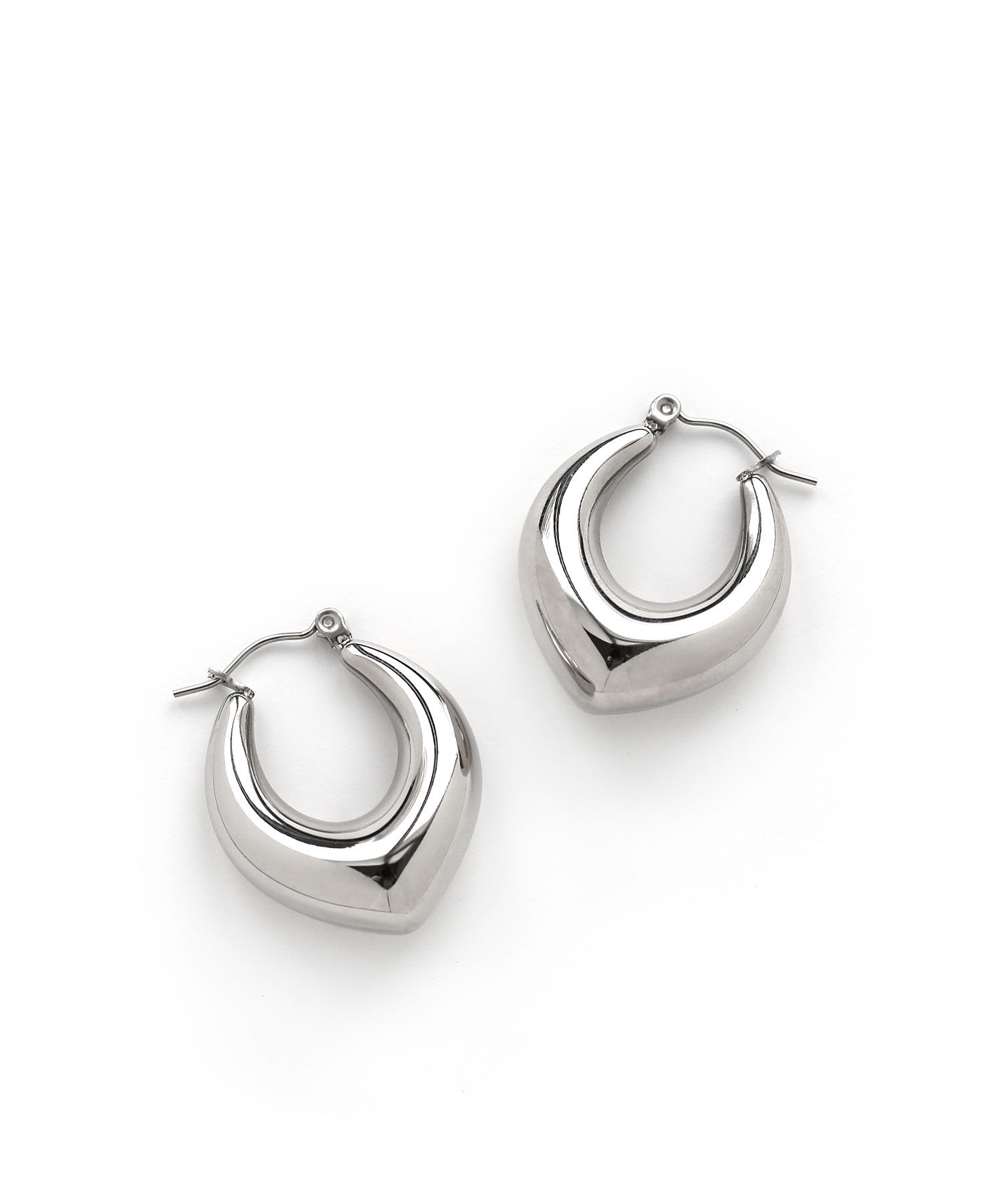 colleca la「[stainless]ステンレス・プランプマーキスピアス〈金属アレルギー対応〉」|ピアス|