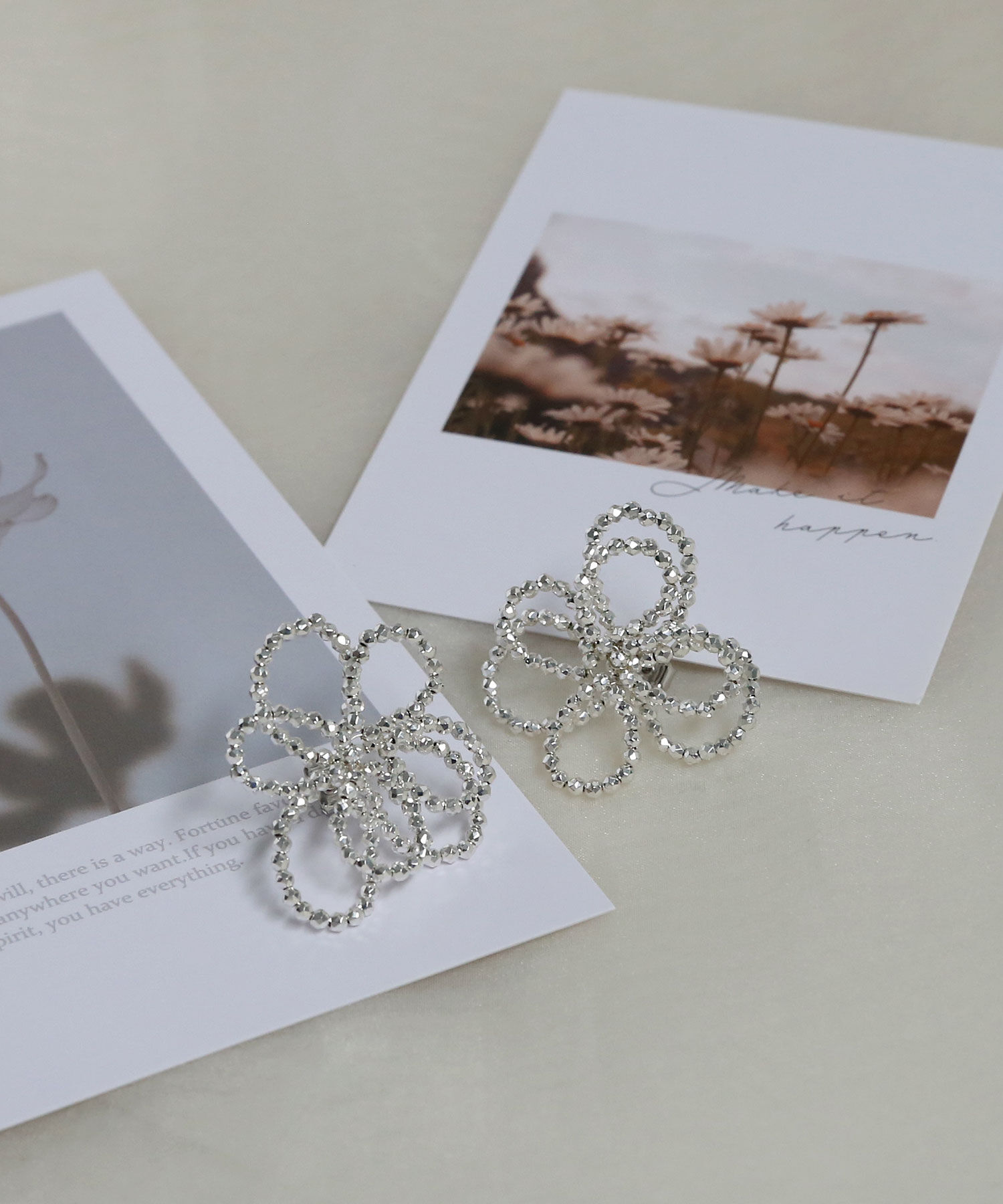 colleca la「ビーズフラワーピアス」|ピアス|シルバー