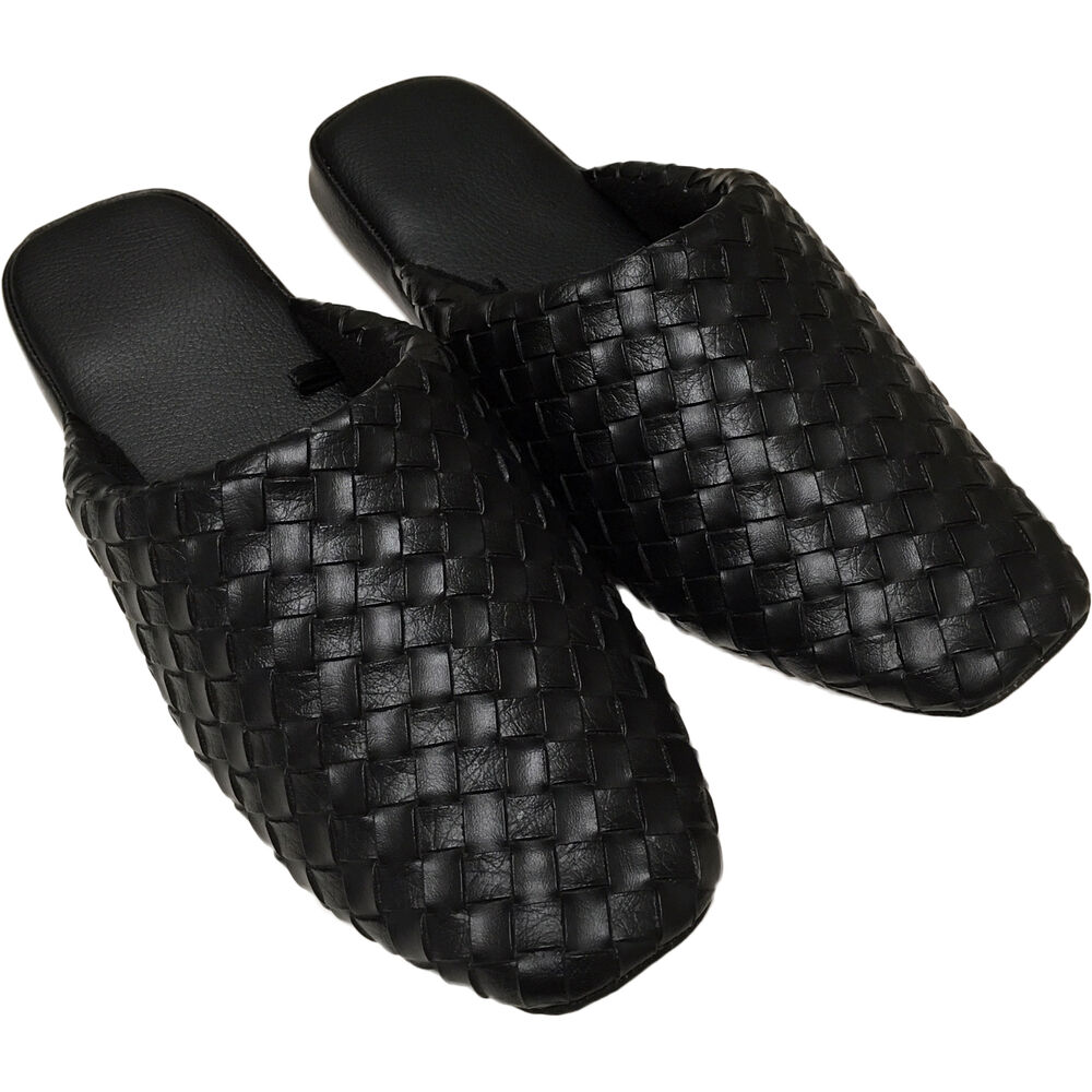 BACKYARD FAMILY「スリッパ おしゃれ 来客用 通販 モダン 上品 合皮 抗菌 テクセレ L サイズ ルームシューズ」|ルームシューズ|ブラック1