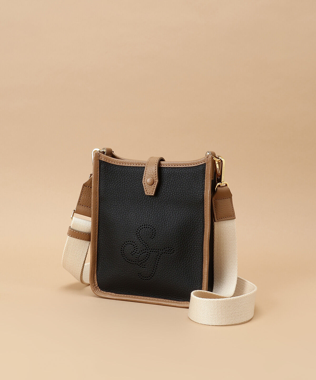 Samantha Thavasa「パンチングデザイン スクエアショルダーバッグ」|ショルダー・メッセンジャー|