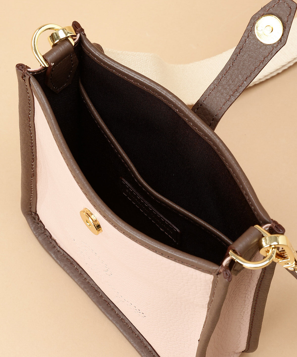 Samantha Thavasa「パンチングデザイン スクエアショルダーバッグ」|ショルダー・メッセンジャー|