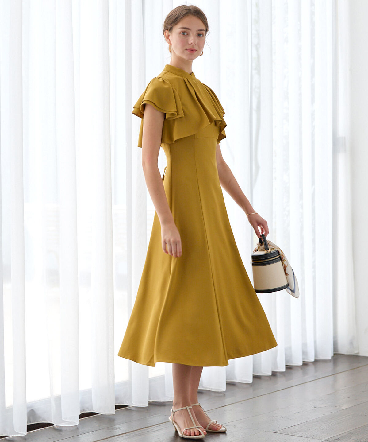 アンドクチュール「フリルケープ風ワンピース」|ワンピース|