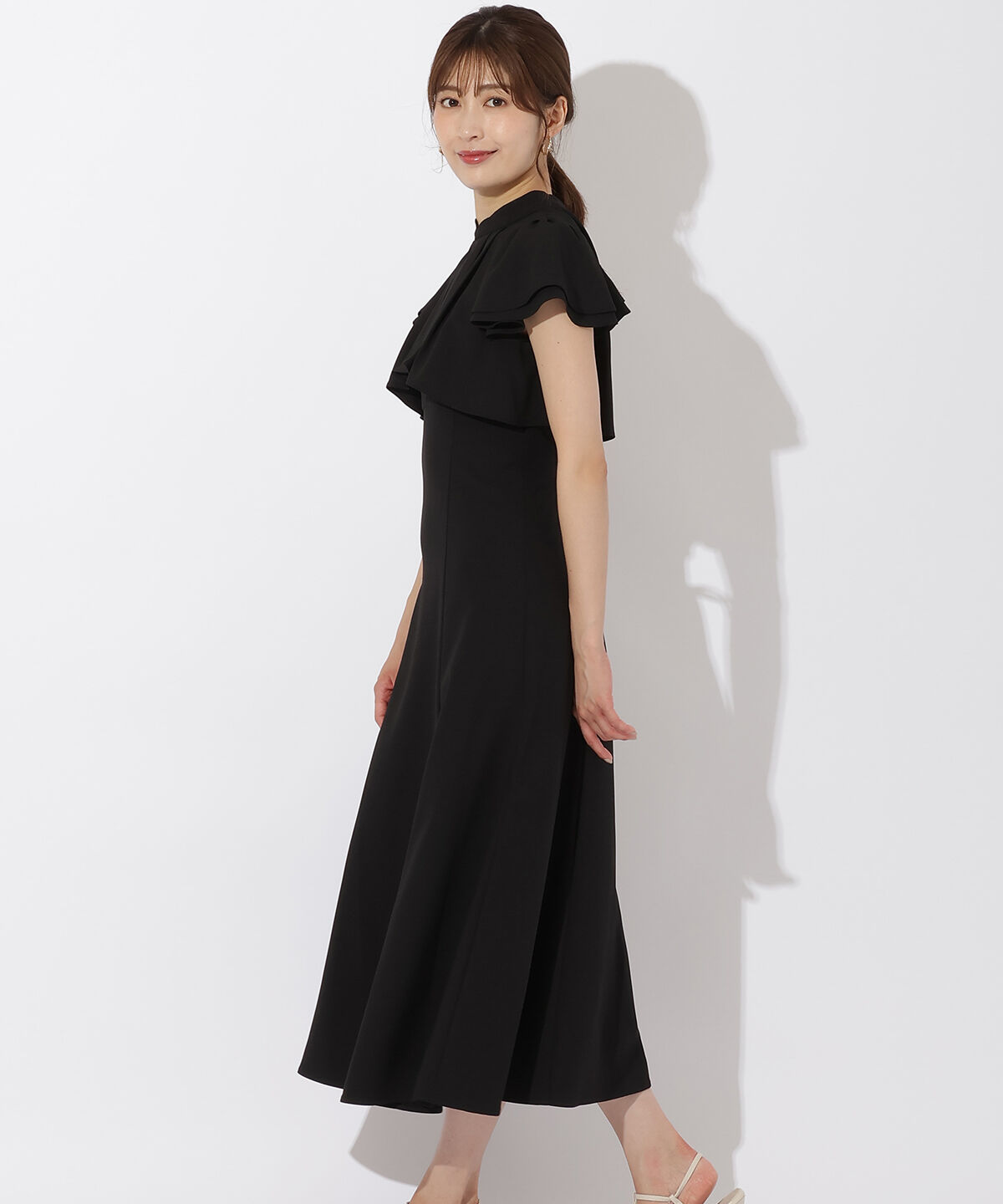 アンドクチュール「フリルケープ風ワンピース」|ワンピース|