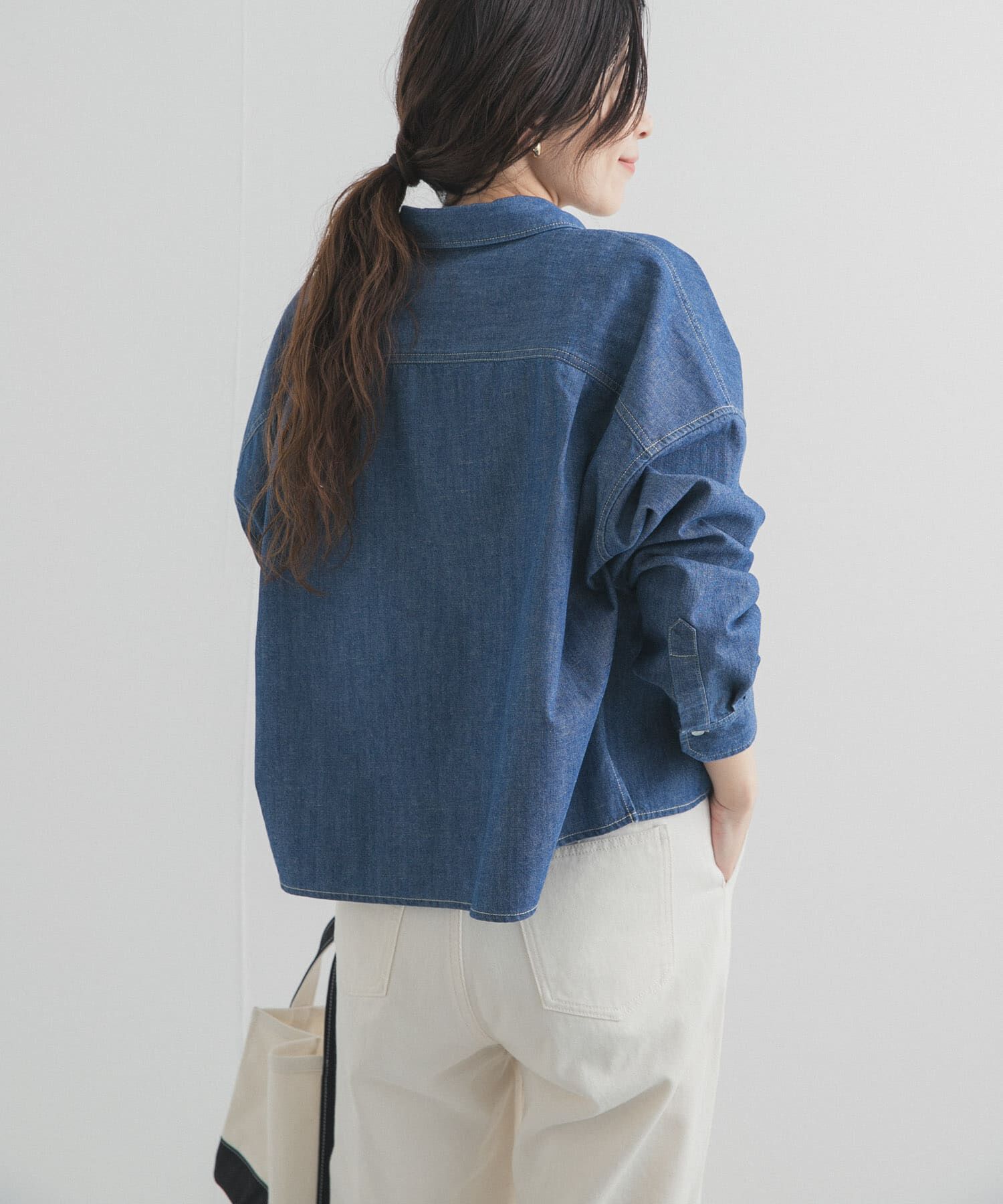 URBAN RESEARCH DOORS「デニムショート丈シャツ」|シャツ・ブラウス|