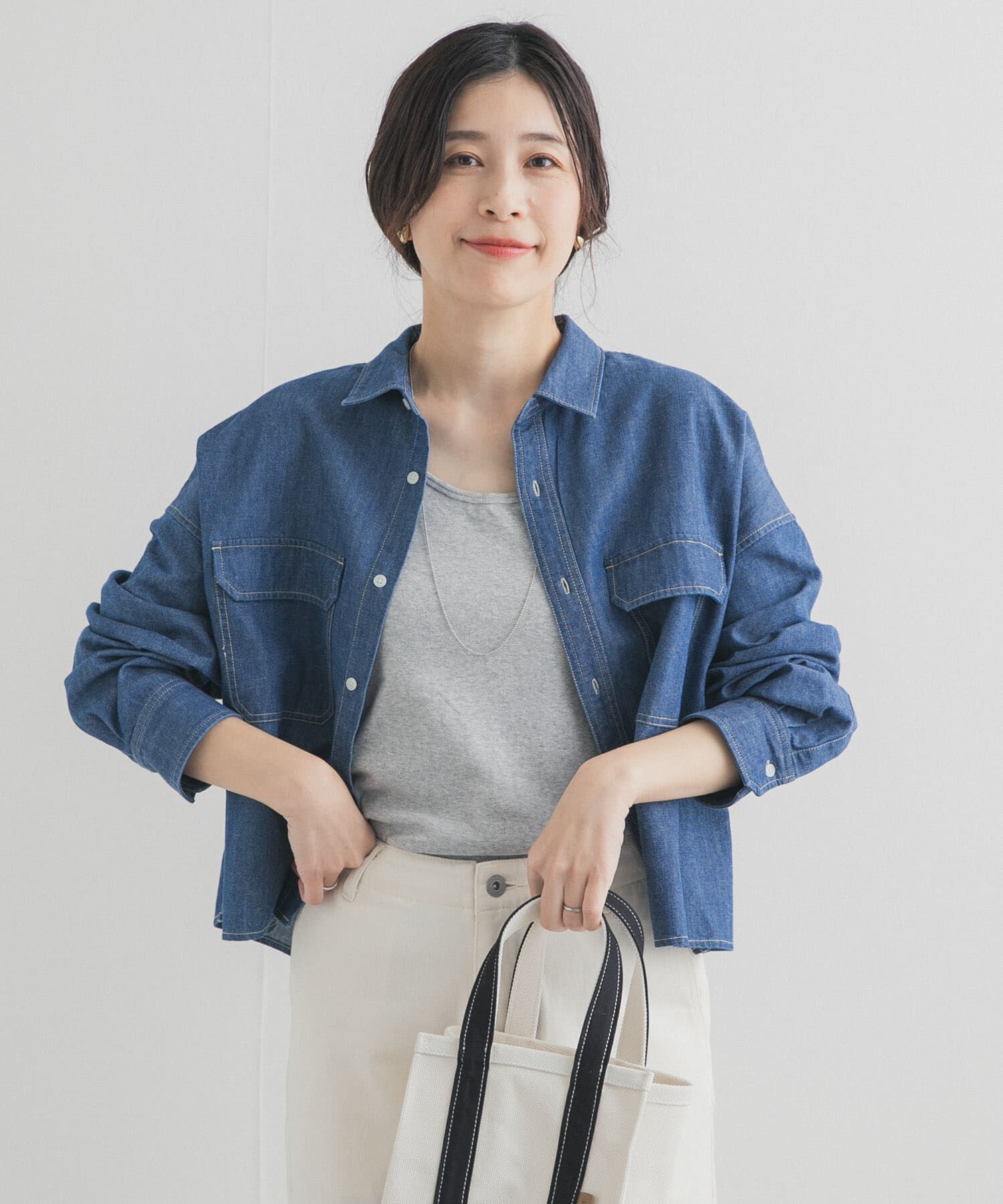 URBAN RESEARCH DOORS「デニムショート丈シャツ」|シャツ・ブラウス|