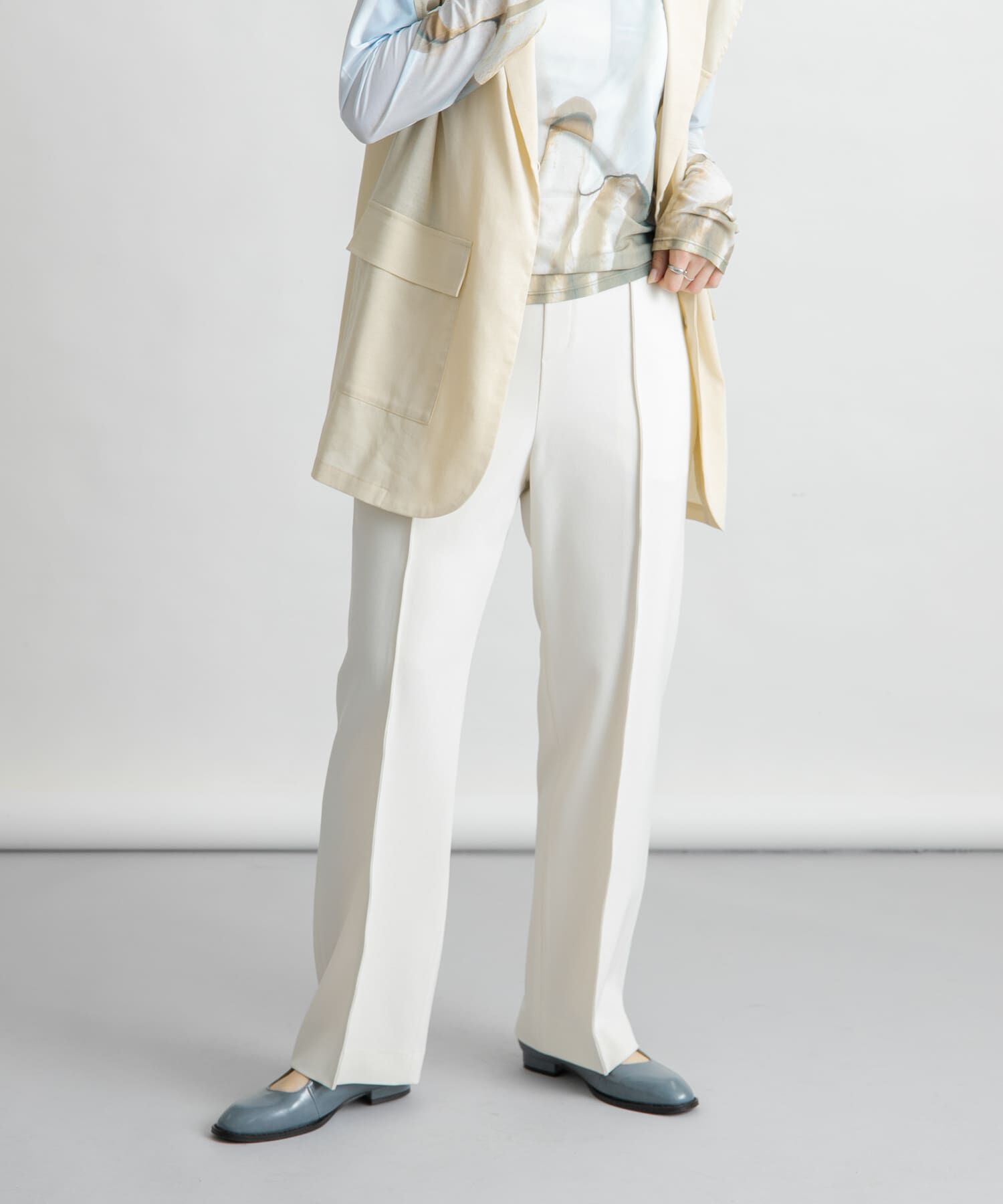  「『2サイズ展開』ピンタックストレートパンツ」|その他|アイボリー