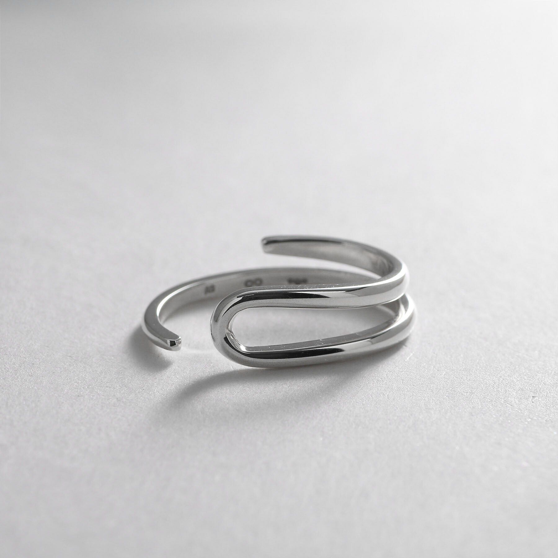 COCOSHNIK「シルバー ダブルフープ月甲 イヤーカフ」|イヤリング|