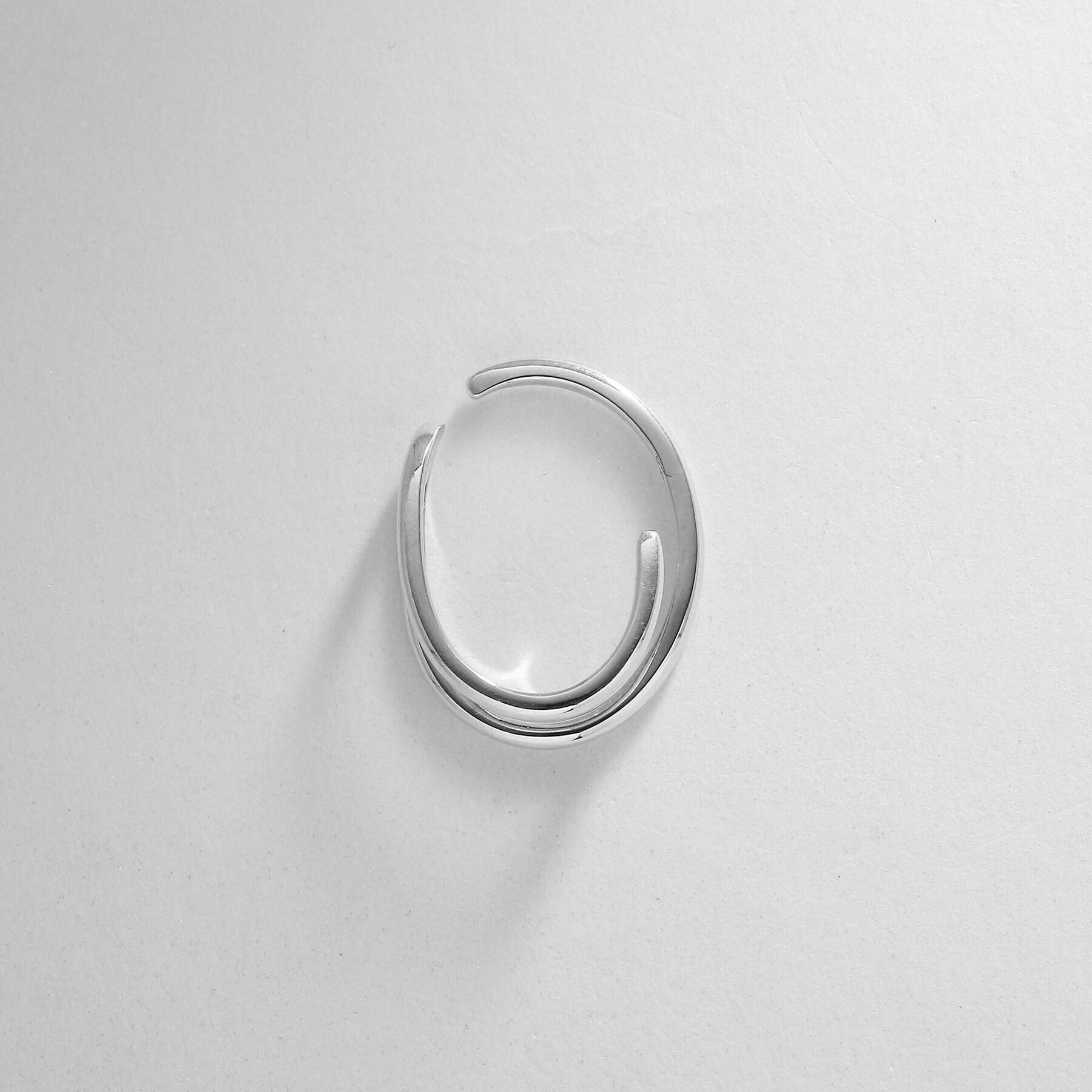 COCOSHNIK「シルバー ダブルフープ月甲 イヤーカフ」|イヤリング|