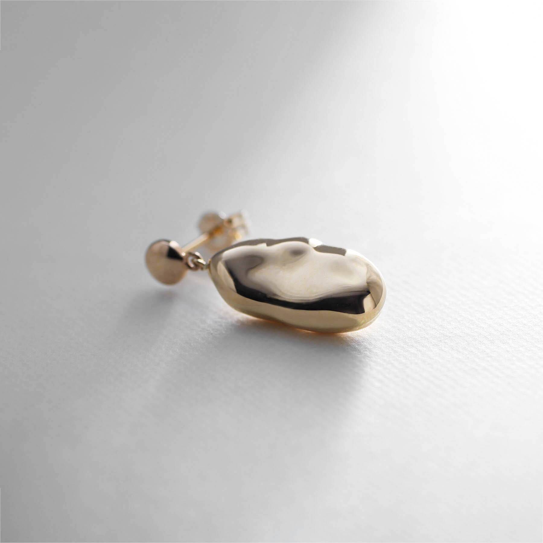 COCOSHNIK「K10中空バロックパールモチーフスティック スタッドピアス」|ピアス|