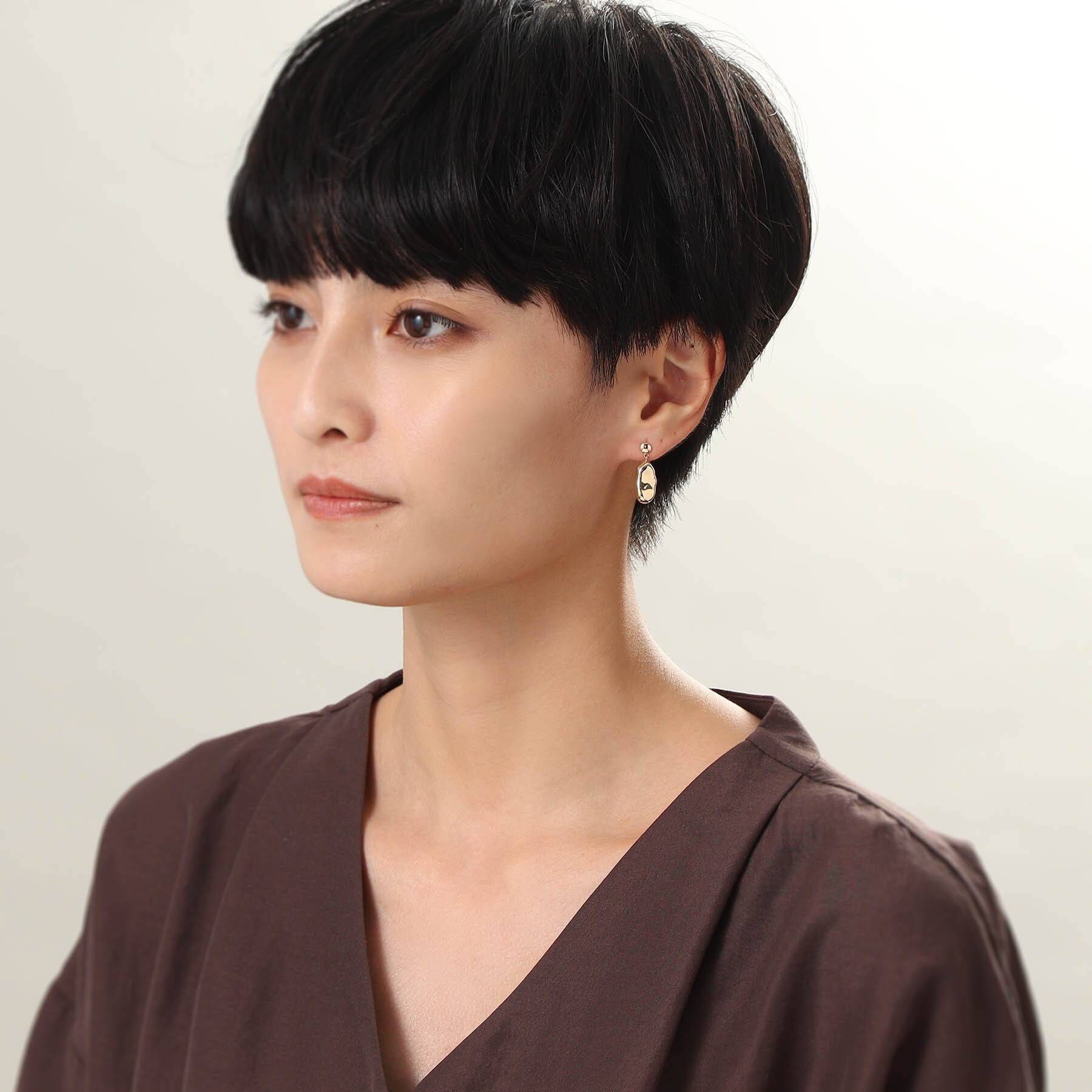 COCOSHNIK「K10中空バロックパールモチーフスティック スタッドピアス」|ピアス|