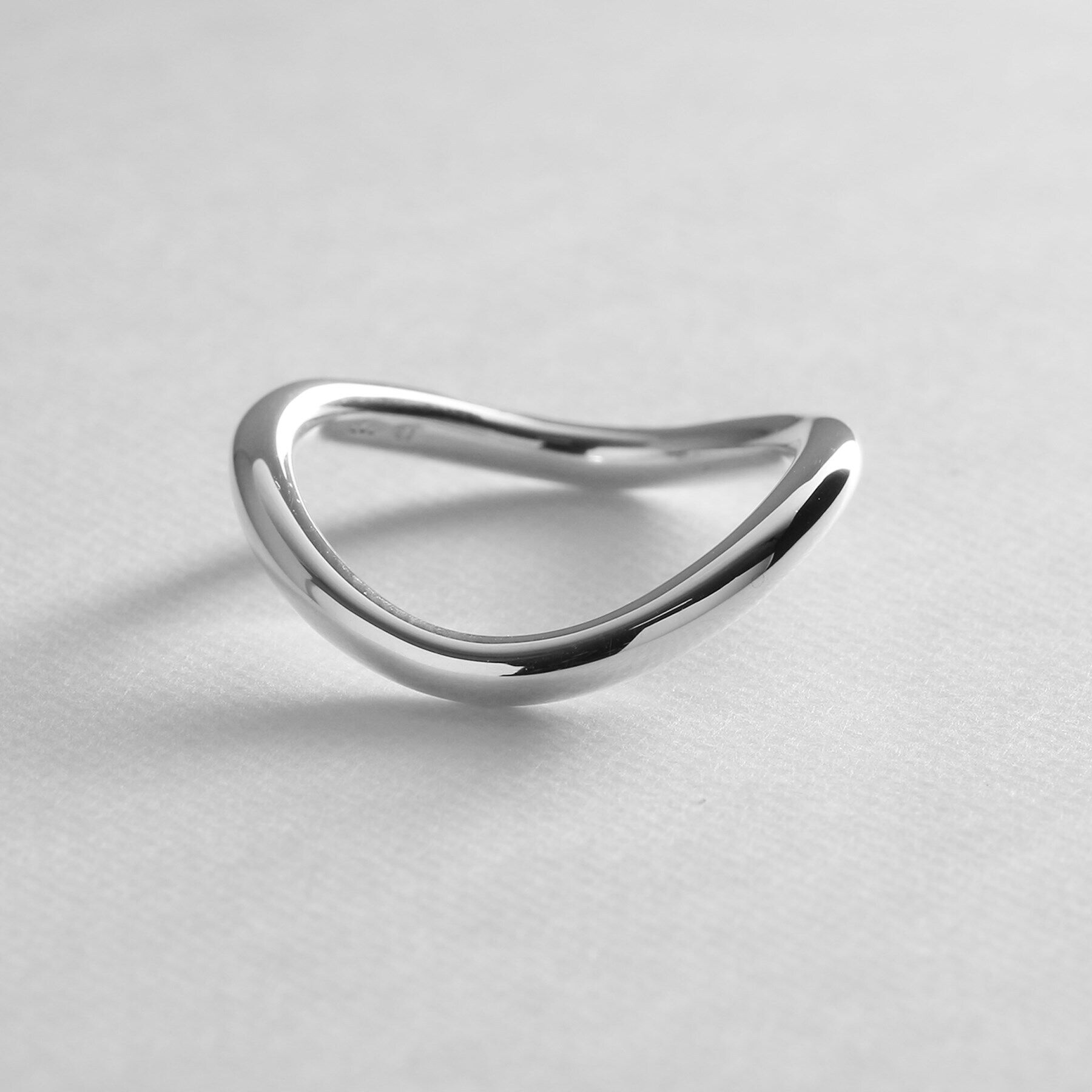 COCOSHNIK ONKITSCH「シルバー ラインリング カーブ」|リング|