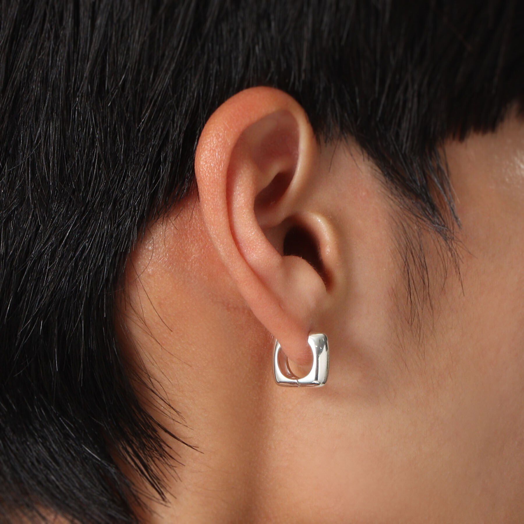 COCOSHNIK ONKITSCH「シルバー ハギーフープ スクエアピアス」|ピアス|