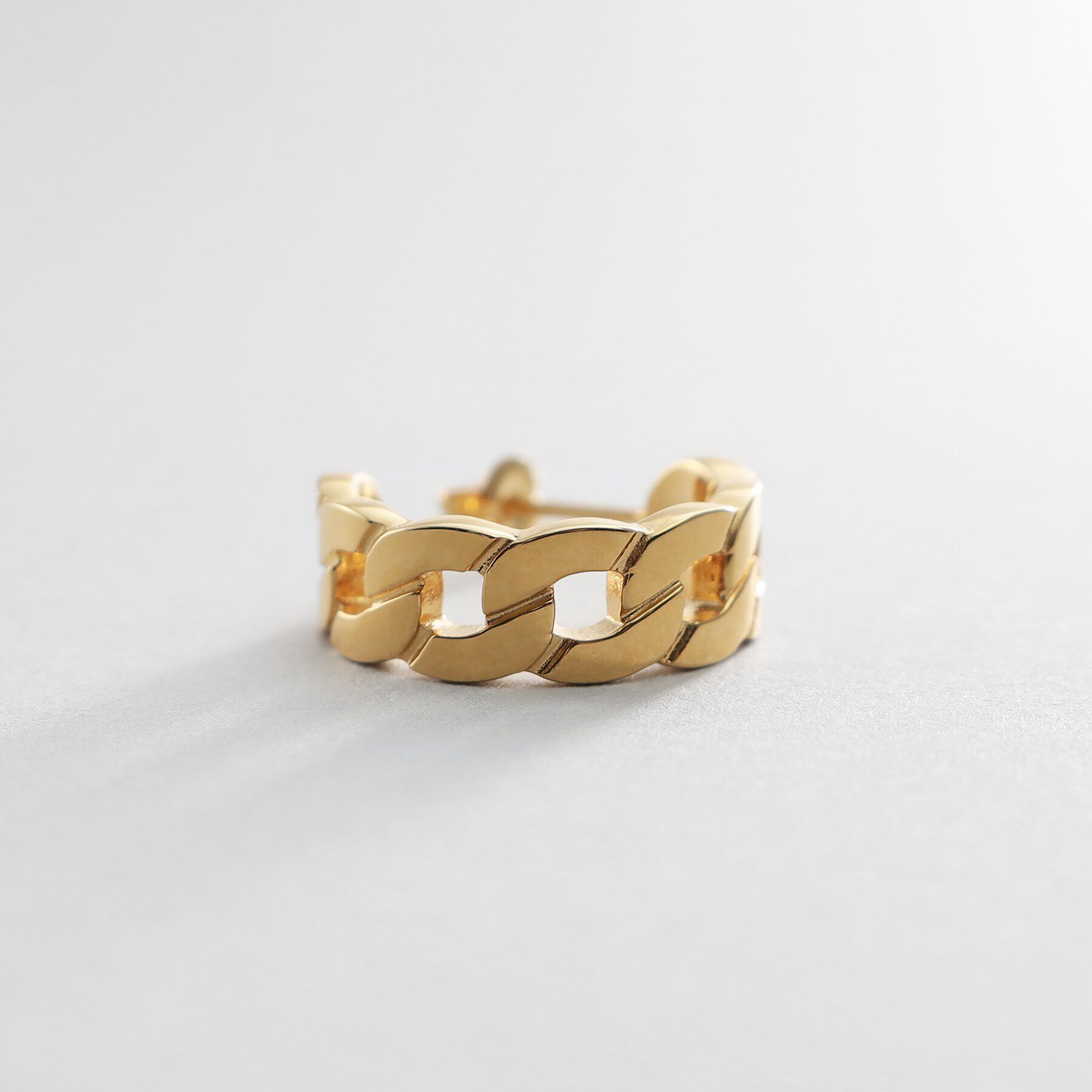 COCOSHNIK ONKITSCH「シルバー フラットカーブチェーンモチーフピアス GP」|ピアス|