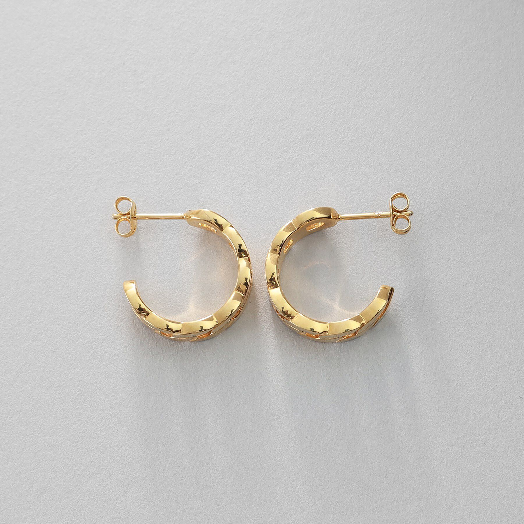 COCOSHNIK ONKITSCH「シルバー フラットカーブチェーンモチーフピアス GP」|ピアス|