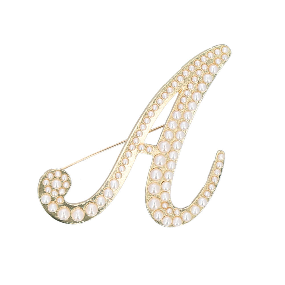 BACKYARD FAMILY「ブローチ パール 通販 イニシャルブローチ ピンブローチ アルファベット アクセサリー ピンバッチ」|その他|ホワイト1