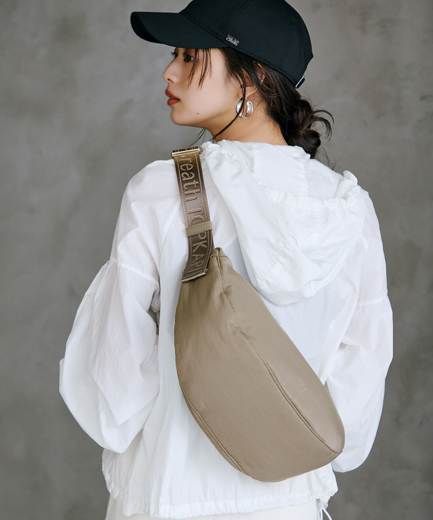 TOPKAPI BREATH「【Breath TOPKAPI】Freely フリーリー ナイロン ロゴテープ  ラウンド ショルダーバッグ」|ショルダー・メッセンジャー|