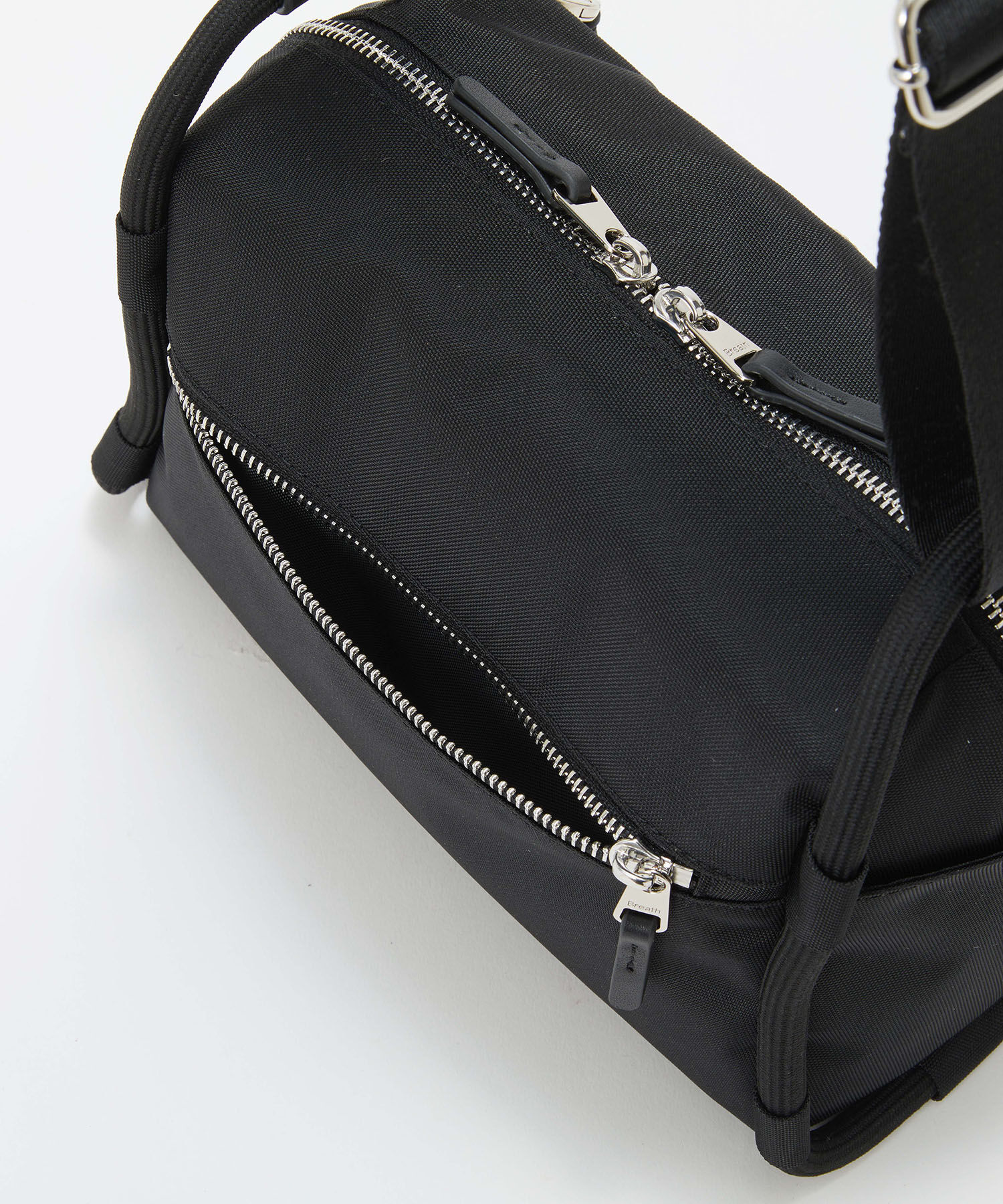 TOPKAPI BREATH「【Breath TOPKAPI】コードチャーム付き ショルダーバッグ」|ショルダー・メッセンジャー|