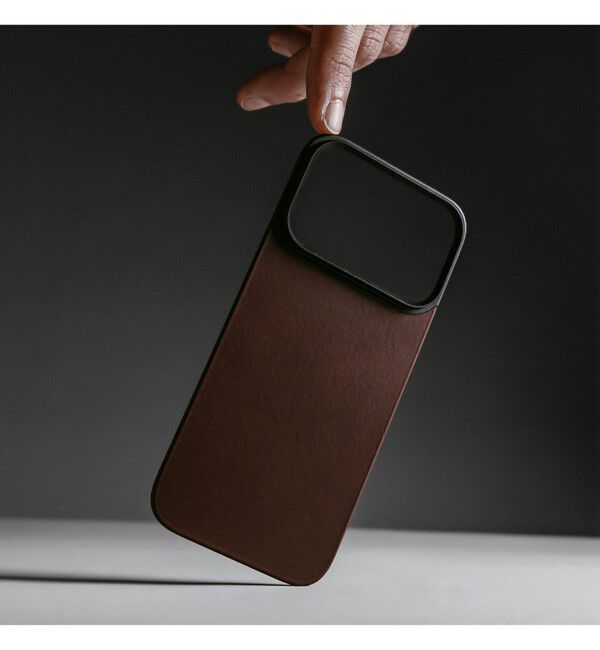 BEAMS「NOMAD / Magnetic Leather Back iPhone17 Pro Max」|モバイルケース|
