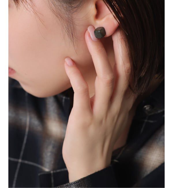 Lilas by Spick&Span「ラウンド*キューブバイカラーピアス K10（片耳）」|ピアス|