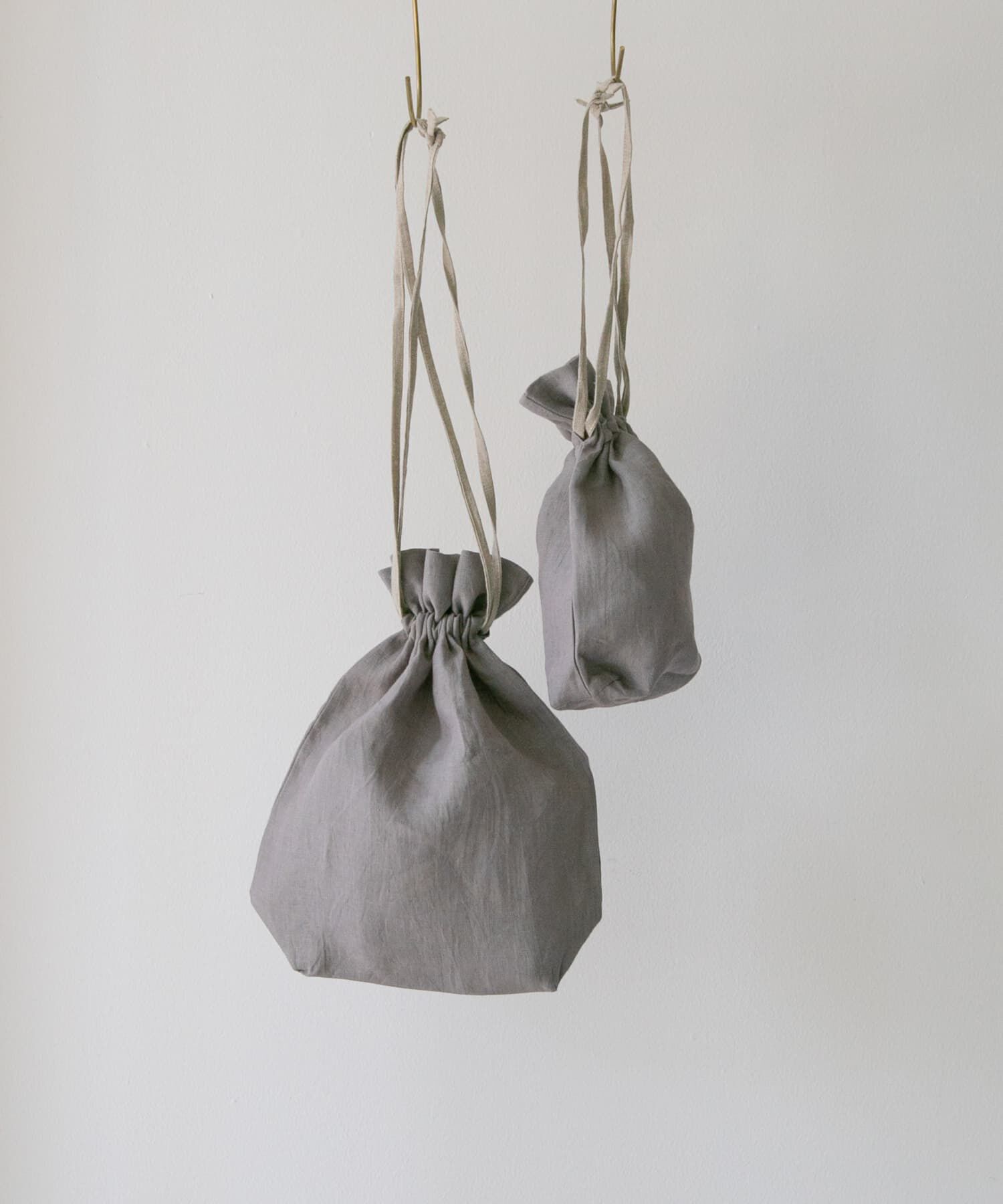 URBAN RESEARCH DOORS「『WEB限定』『別注』miiThaaii&times;DOORS　バイカラーリネン巾着M」|その他|