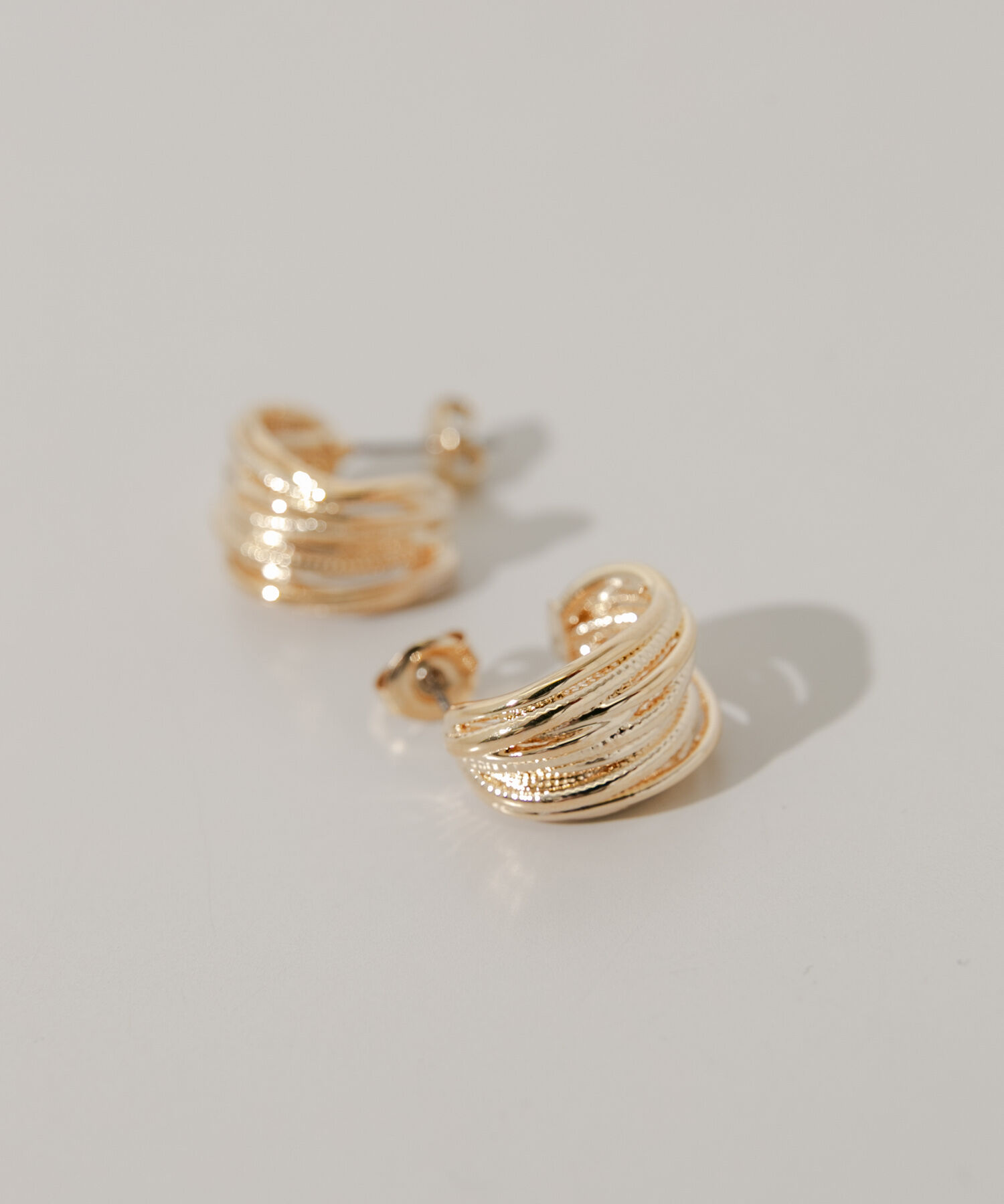 SMELLY「レイヤードラインフープピアス」|ピアス|
