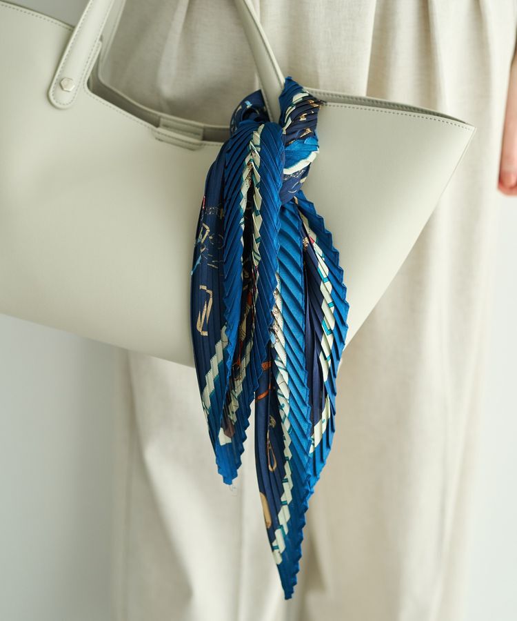 YECCA VECCA「ビットプリントプリーツスカーフ」|バンダナ・スカーフ|Navy