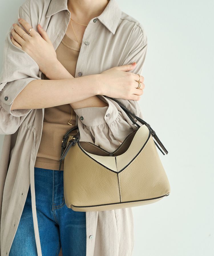 YECCA VECCA「AULENTTI.レザーバッグ」|ショルダー・メッセンジャー|