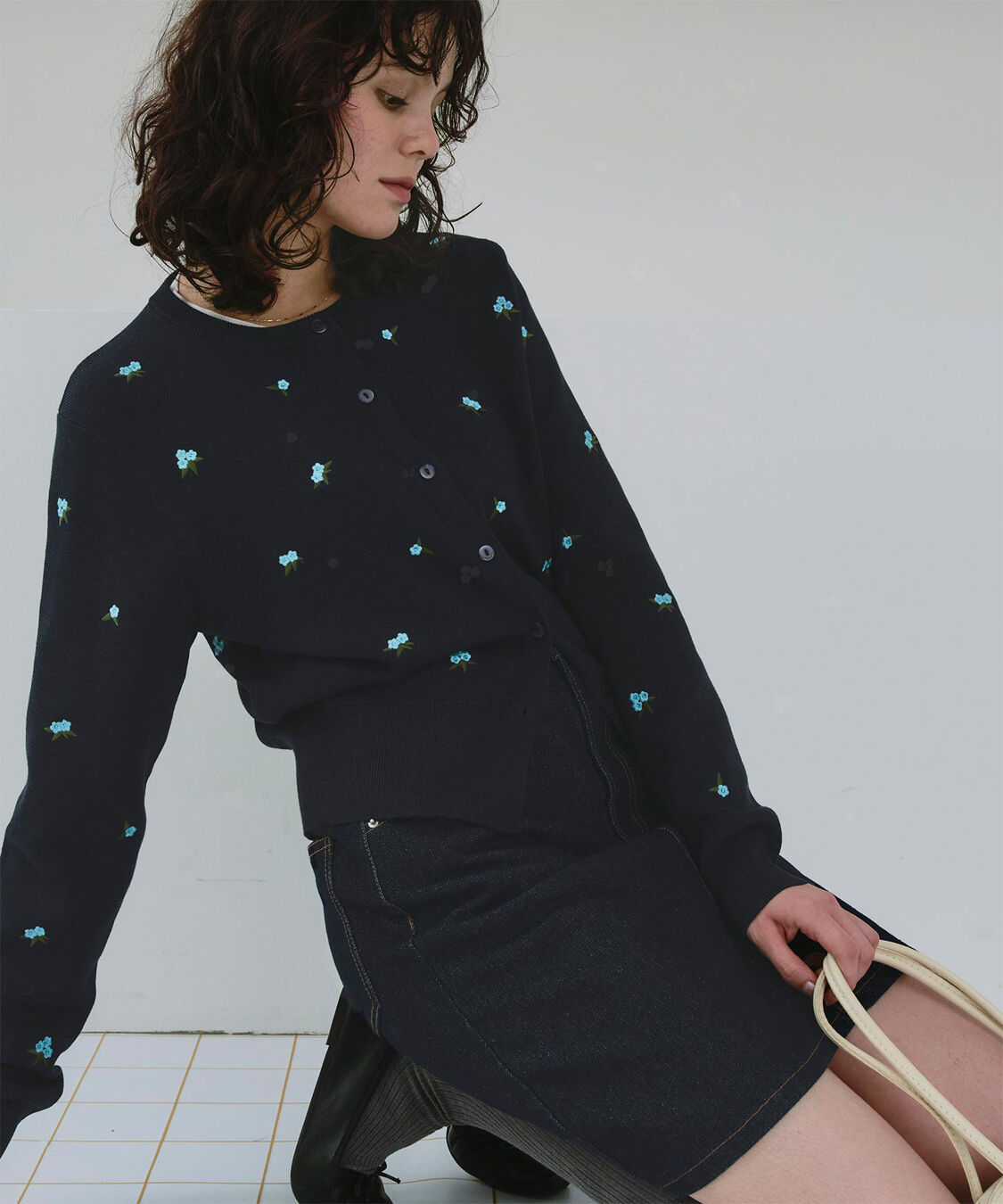 titivate「フラワー刺繍カーディガン」|カーディガン|ネイビー