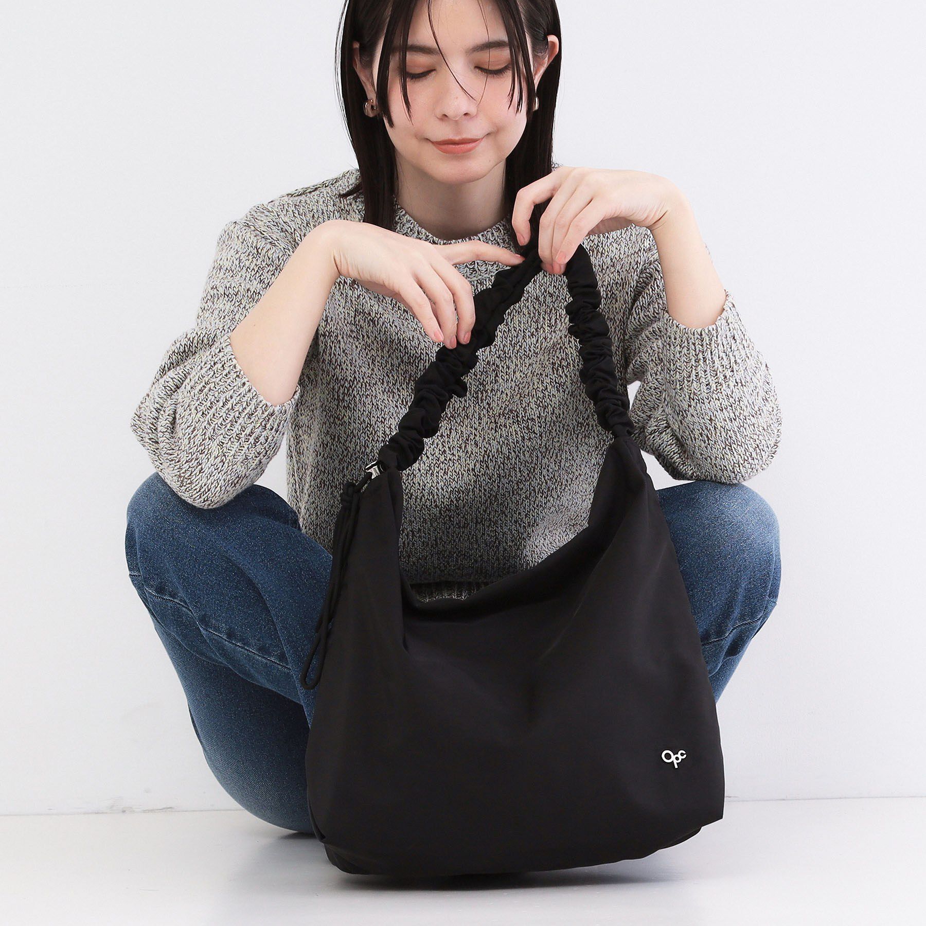 OPAQUE.CLIP「ドロストフリルハンドルA4ショルダー」|ショルダー・メッセンジャー|ブラック(019)