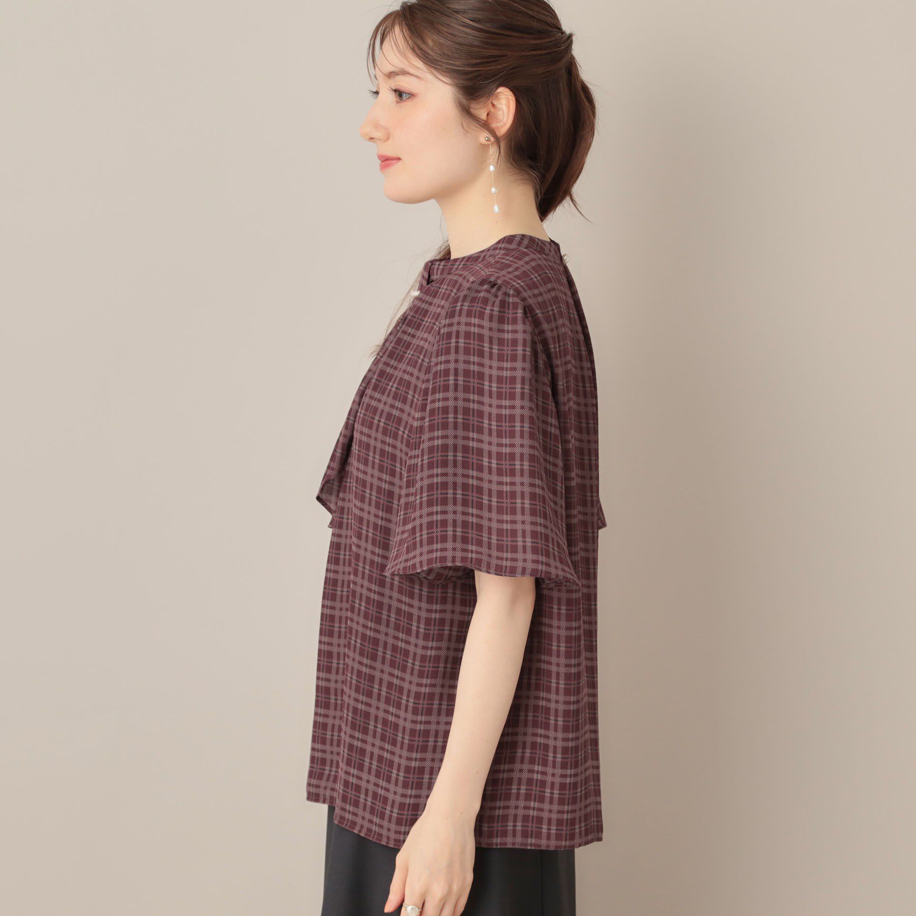 Couture broach「【着映え・5分袖・通勤】パール調タイチェックプリントブラウス」|シャツ・ブラウス|