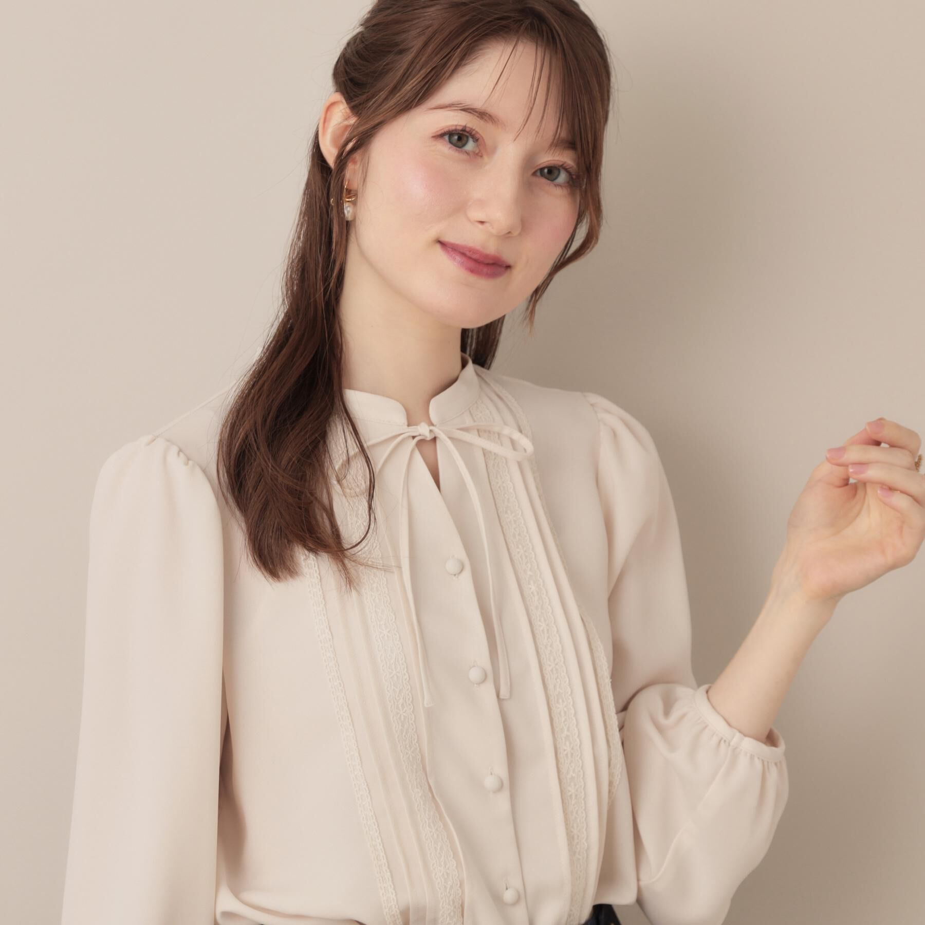 Couture broach「【大人可愛い・通勤】ピンタックレースブラウス」|シャツ・ブラウス|