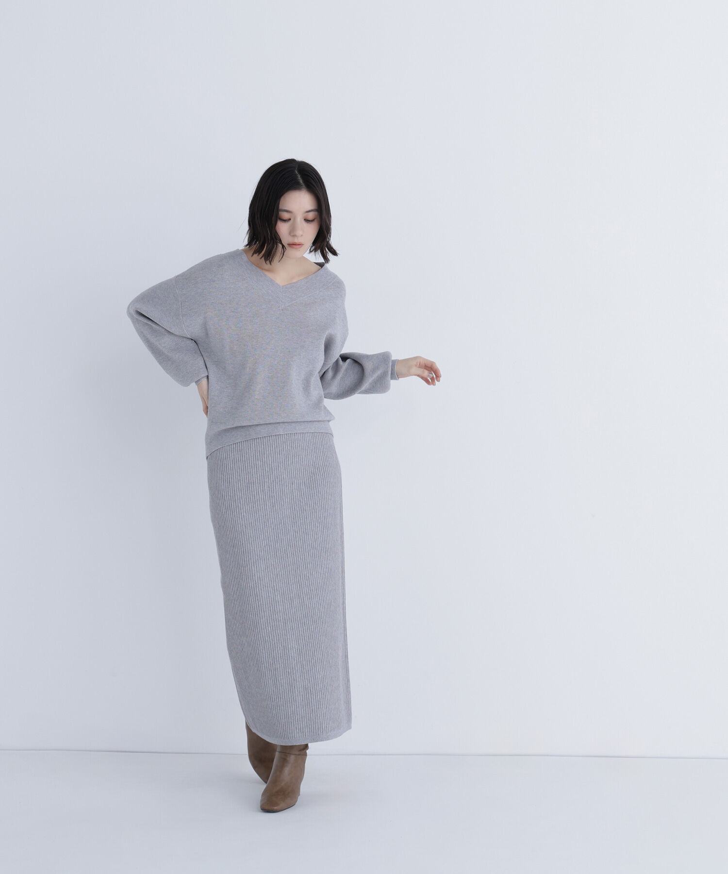  「Vネックフォルムニットセットアップ」|ワンピース|