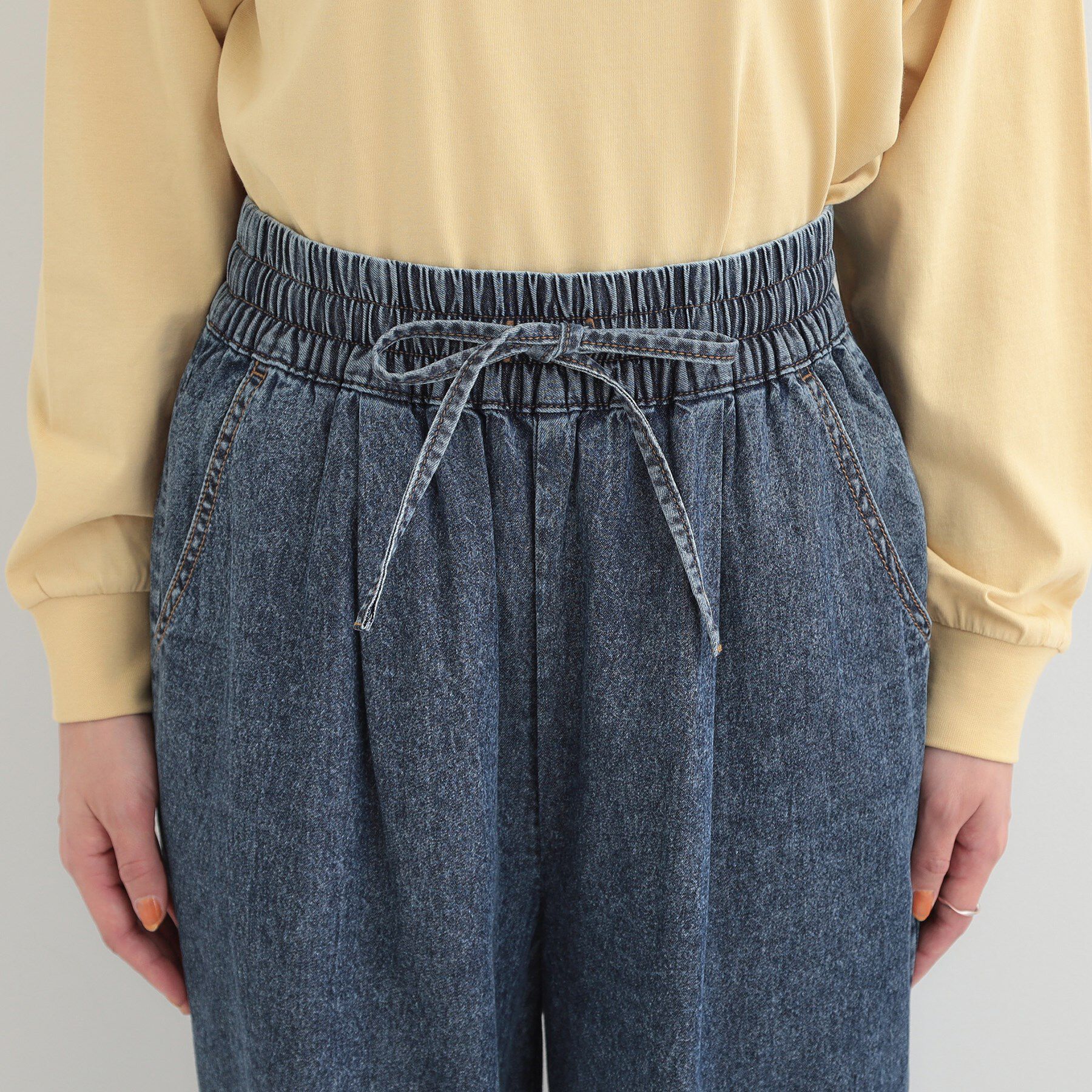 SHOO･LA･RUE「【ライトオンスデニム/着丈選べる】らくらくデニムイージーワイドパンツ」|デニム|