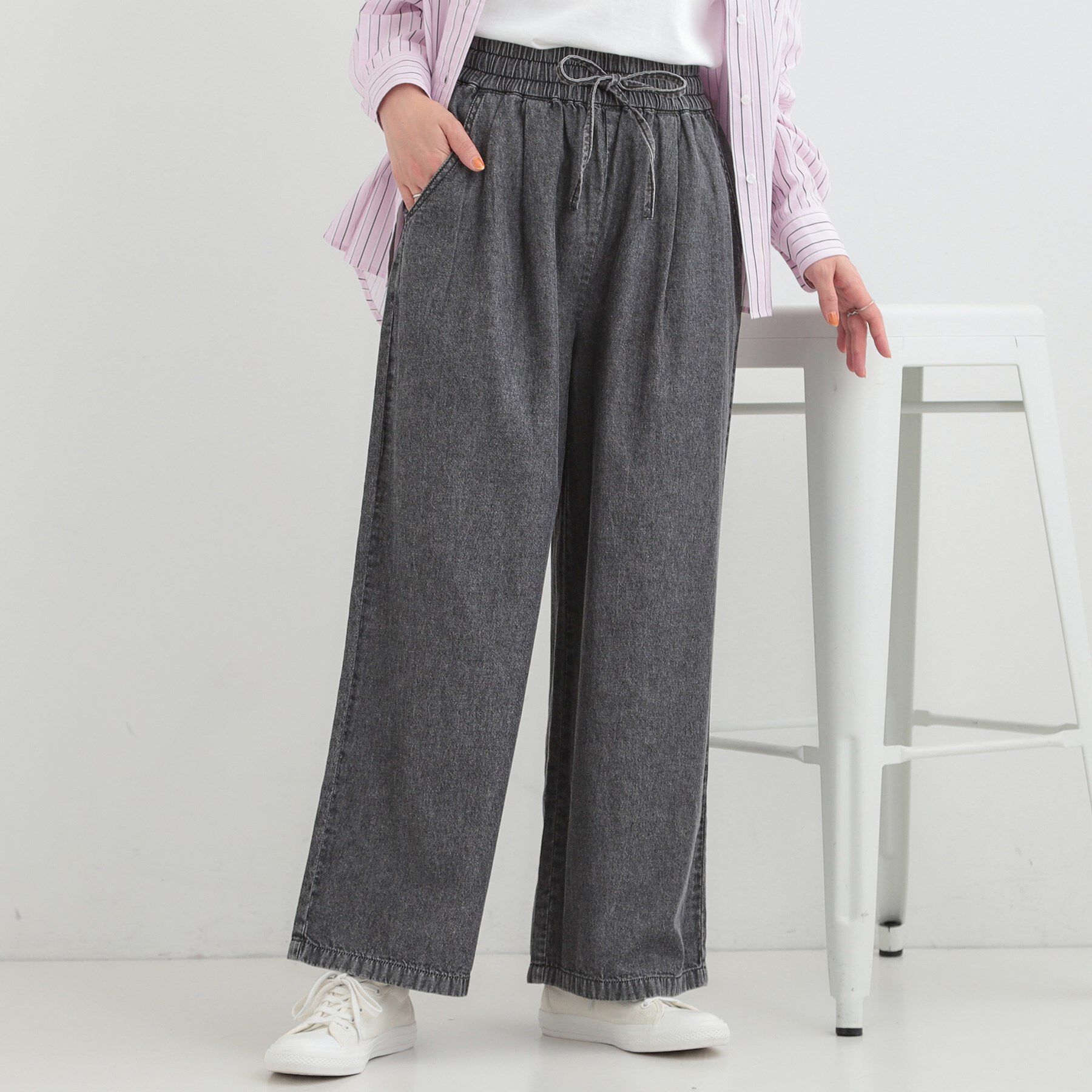 SHOO･LA･RUE「【ライトオンスデニム/着丈選べる】らくらくデニムイージーワイドパンツ」|デニム|ブラック(019)