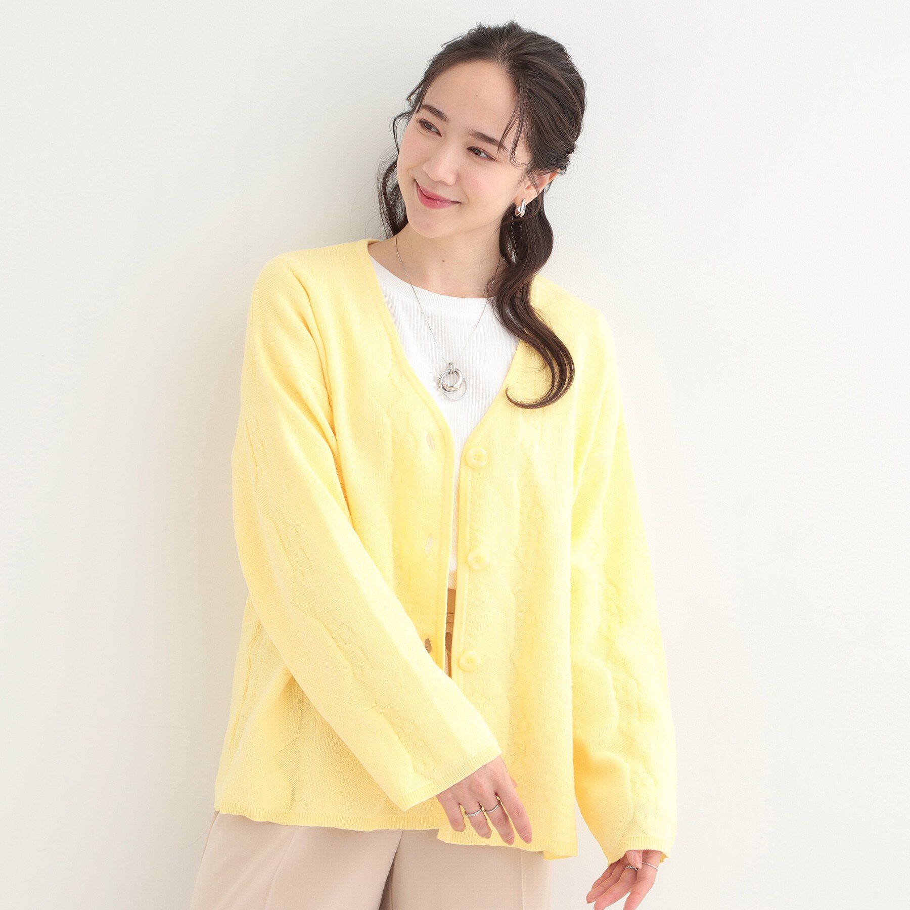 SHOO･LA･RUE「無地柄がコーデのアクセントに Vネックカーディガン」|カーディガン|