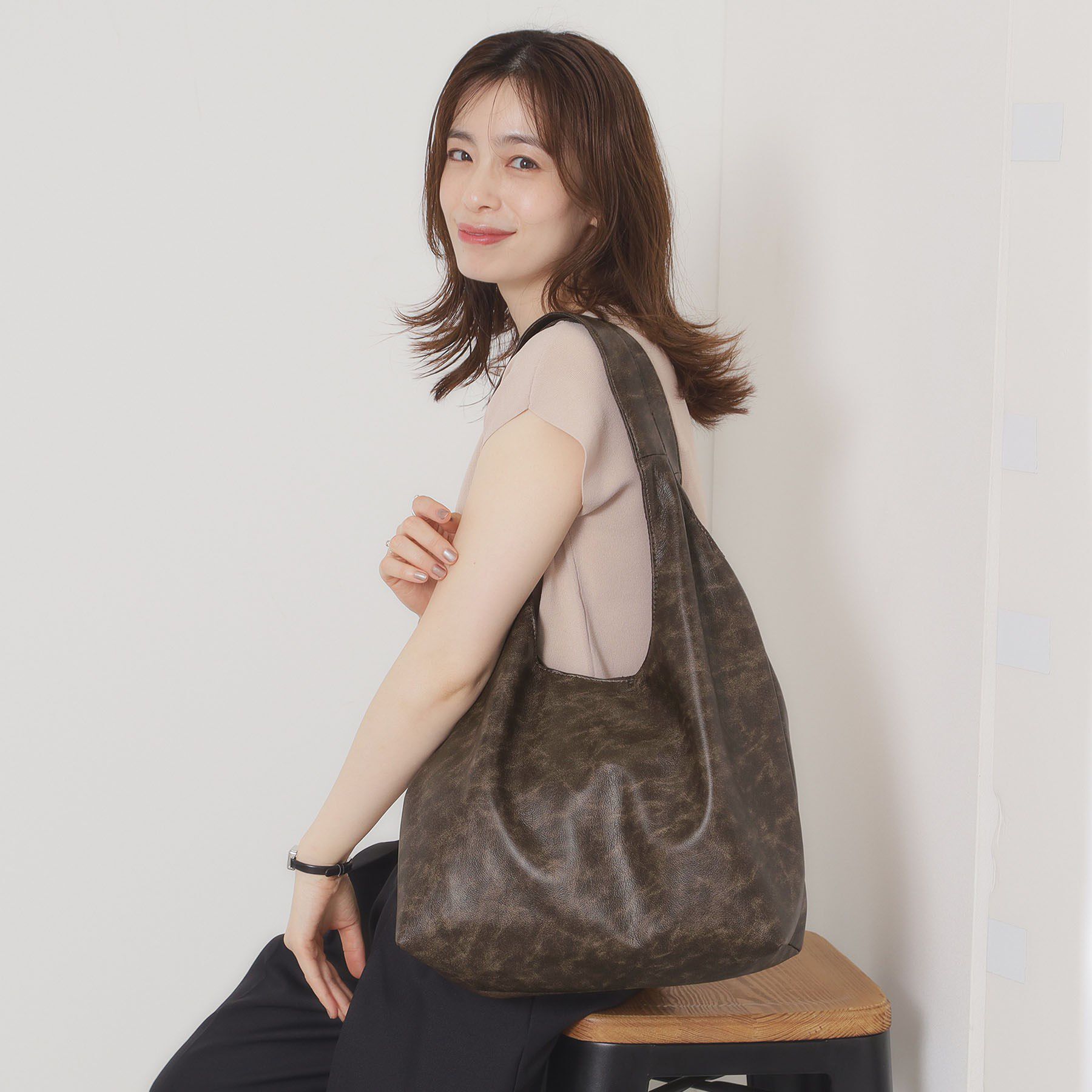 ITS&rsquo;DEMO「【A4対応】ヴィンテージ合皮ラウンドトート」|トートバッグ|