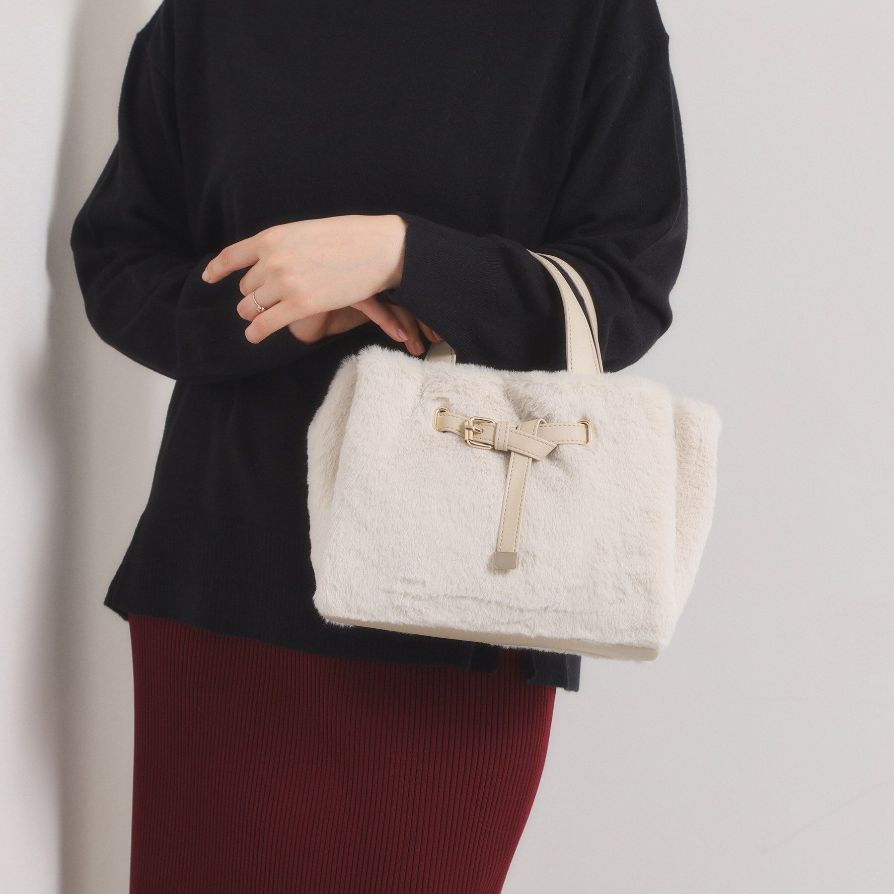 ITS&rsquo;DEMO「【5ポケット】ベルト飾り三層フェイクファートート」|ハンドバッグ|ベージュ(052)