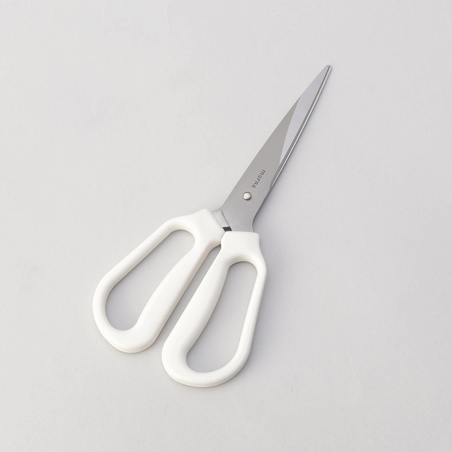 212 KITCHEN STORE「料理のハサミ WH ＜marna マーナ＞」|食器・キッチングッズ|