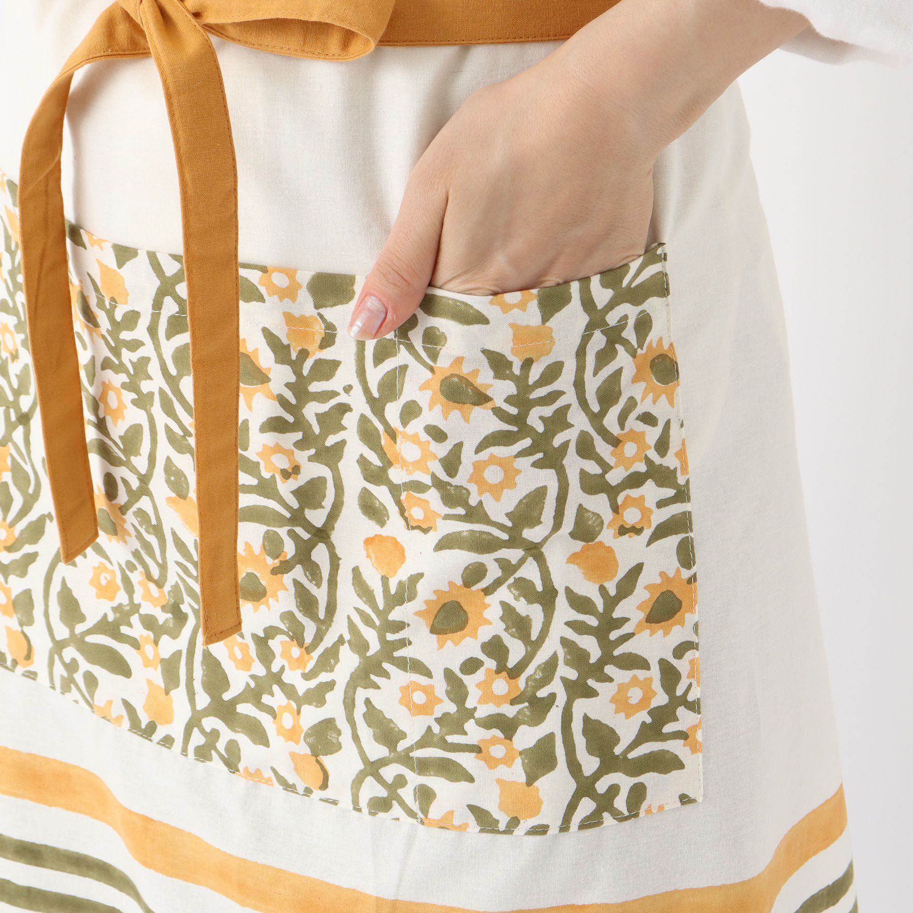 212 KITCHEN STORE「ブロックプリント カフェエプロン MU ＜212Kオリジナル＞」|食器・キッチングッズ|