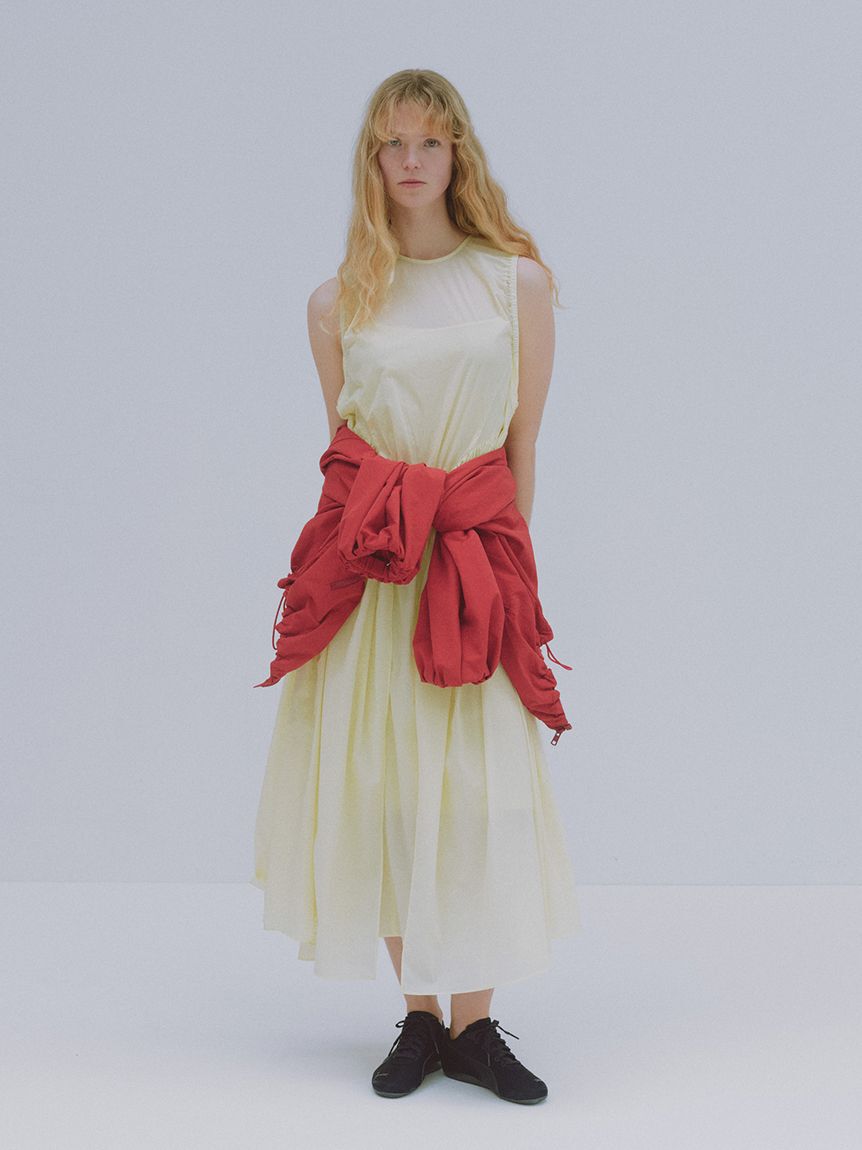 emmi atelier「ギャザーフォルムナイロンワンピース」|ワンピース|