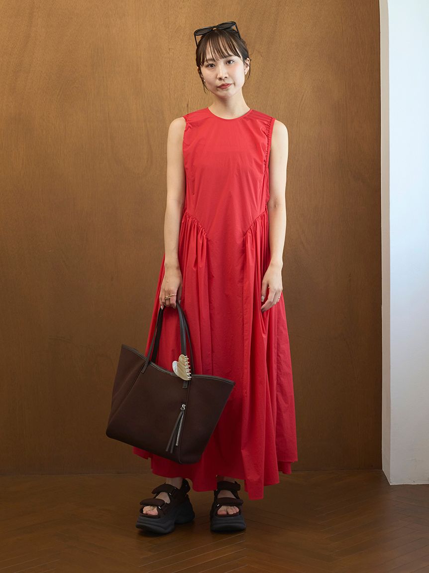 emmi atelier「ギャザーフォルムナイロンワンピース」|ワンピース|