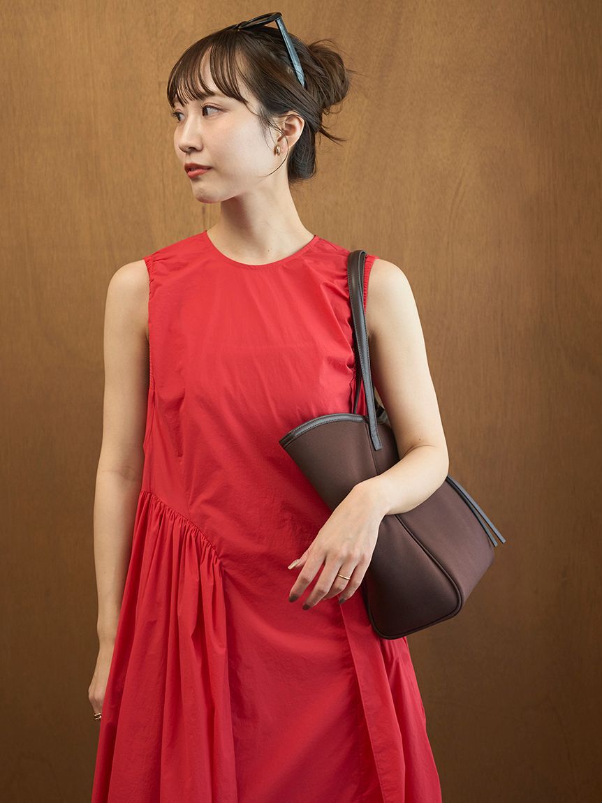 emmi atelier「ギャザーフォルムナイロンワンピース」|ワンピース|