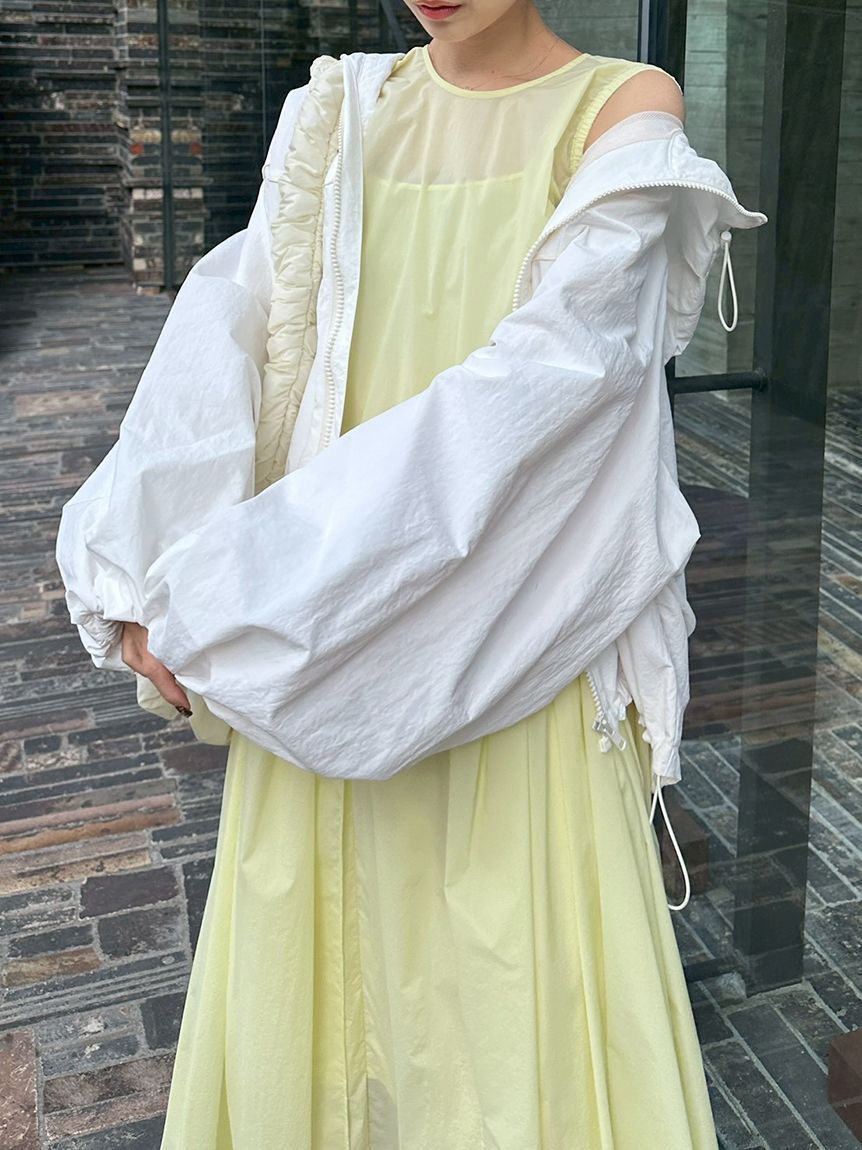 emmi atelier「ギャザーフォルムナイロンワンピース」|ワンピース|