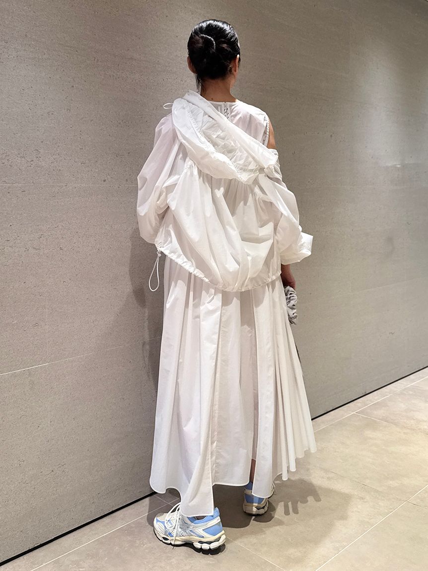 emmi atelier「ギャザーフォルムナイロンワンピース」|ワンピース|