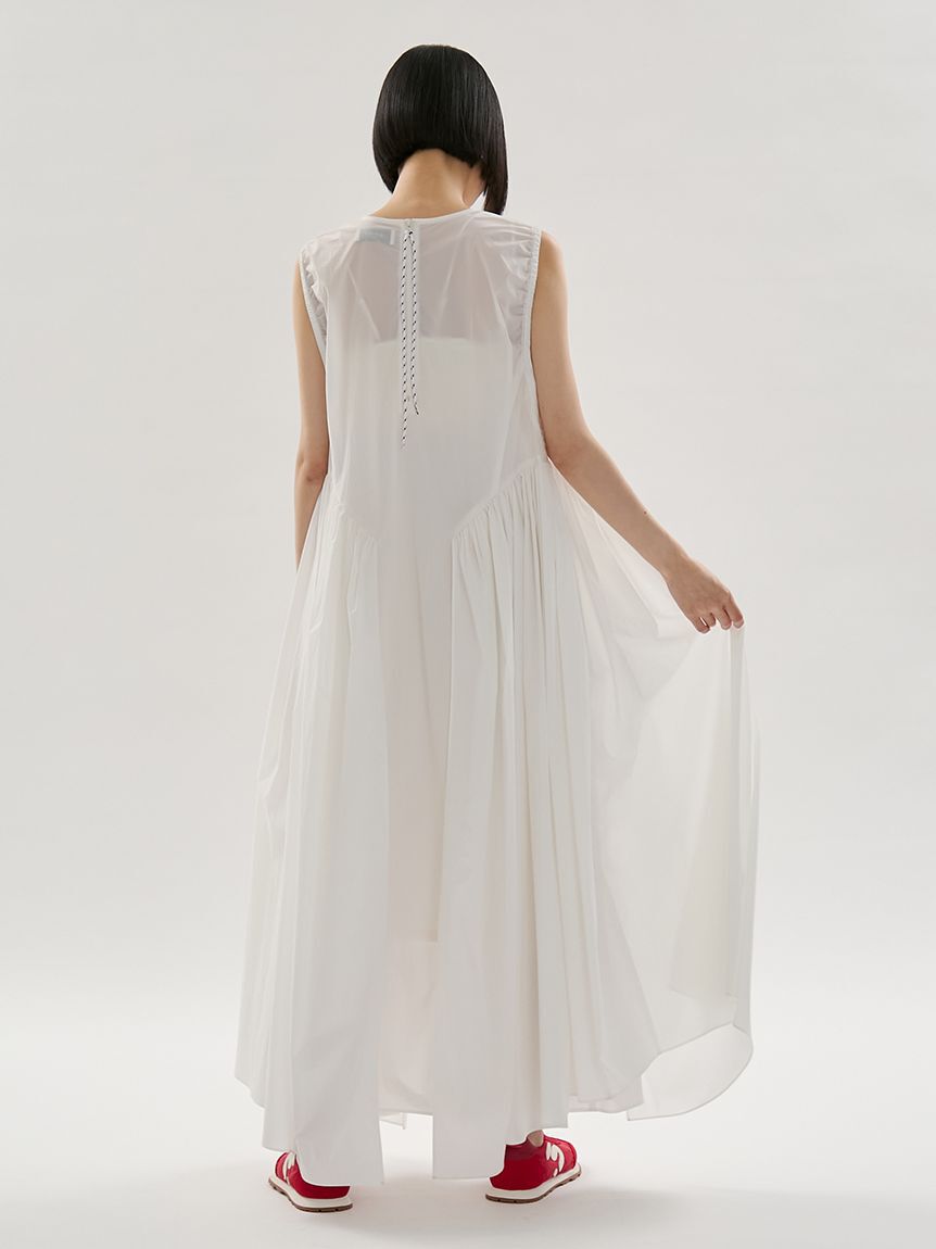 emmi atelier「ギャザーフォルムナイロンワンピース」|ワンピース|