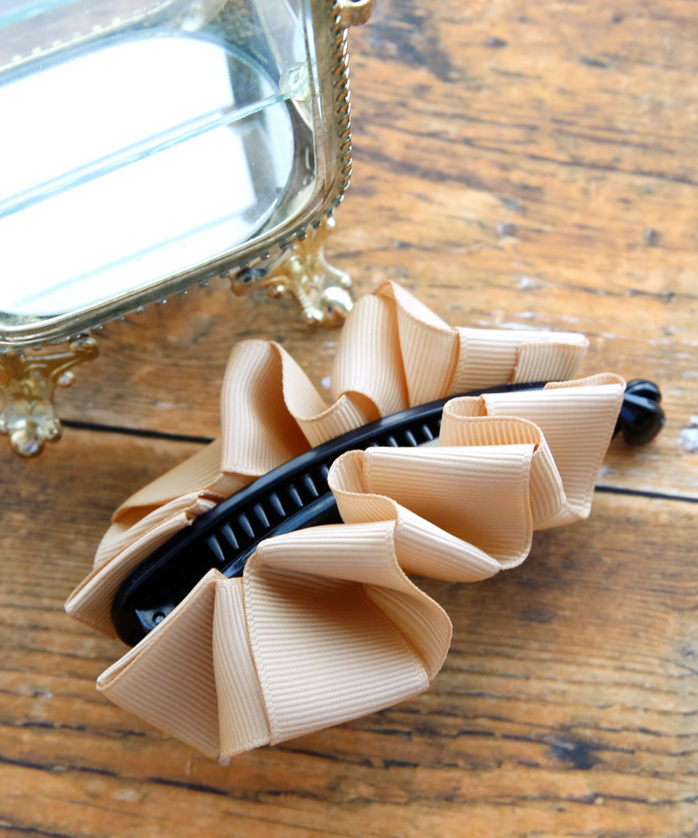 colleca la「アコーディオンフリルのバナナクリップ」|その他|ベージュ